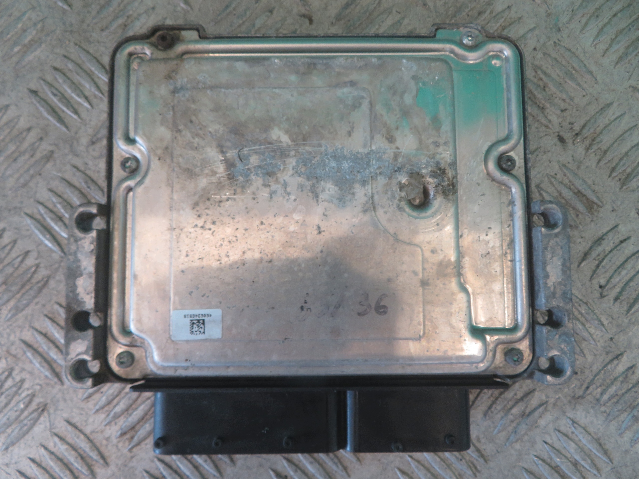 computer control unit of the engine IVECO DAILY 2.3 21R 0281035648