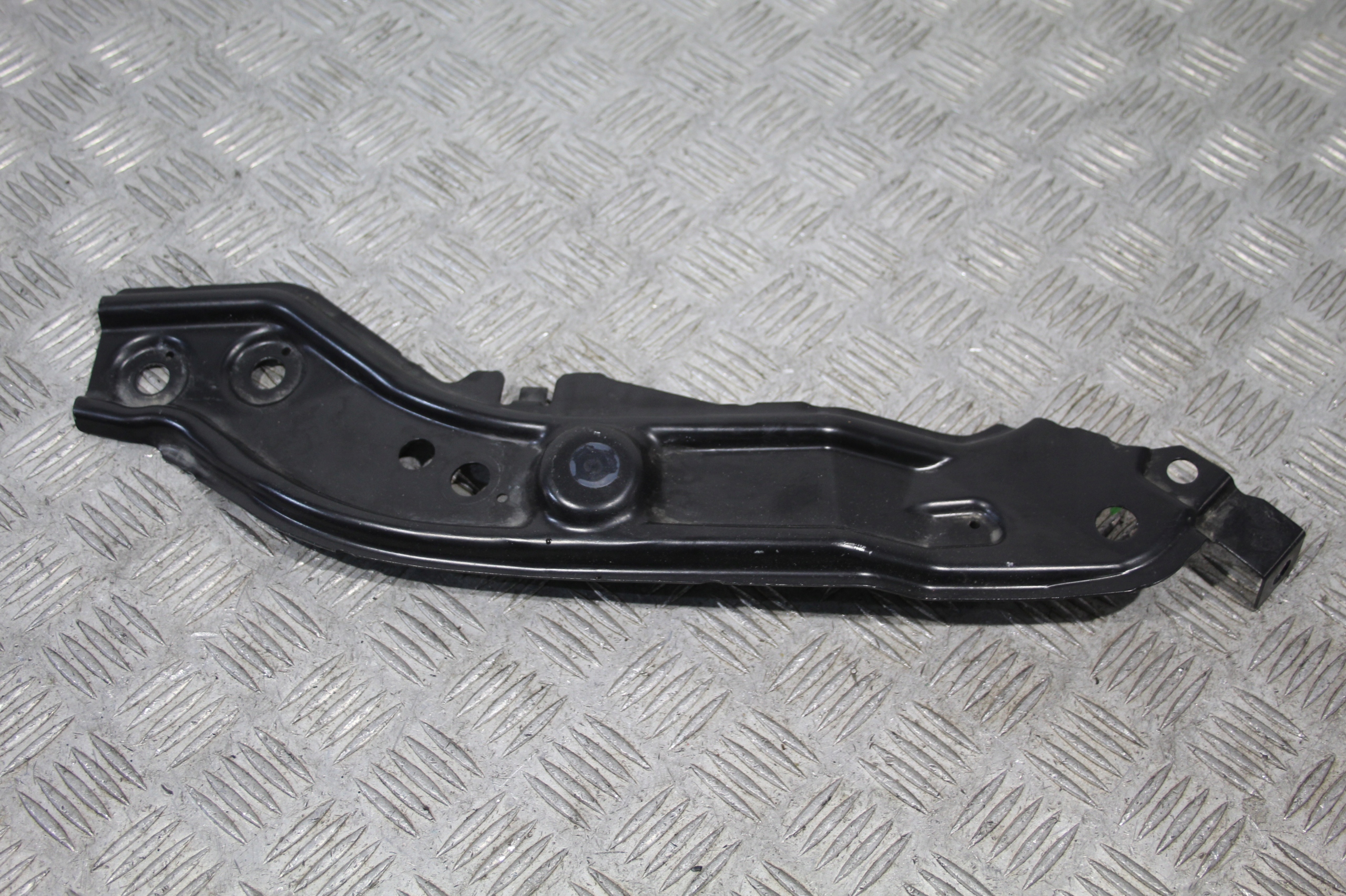 ОКУЛЯР ЛАМПИ ПРАВИЙ ПЕРЕДНІЙ TAIGO 2G7 2G7805932A