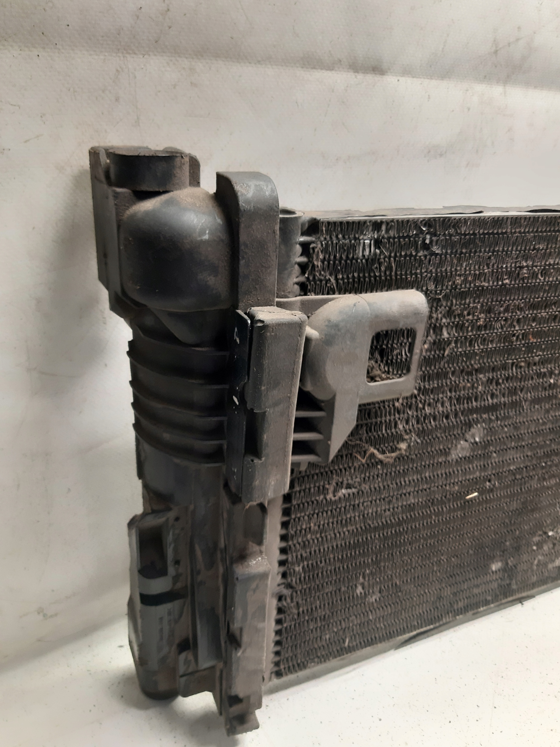 BMW E87 2.0D Radiateur climatisation KLIMY 58572810