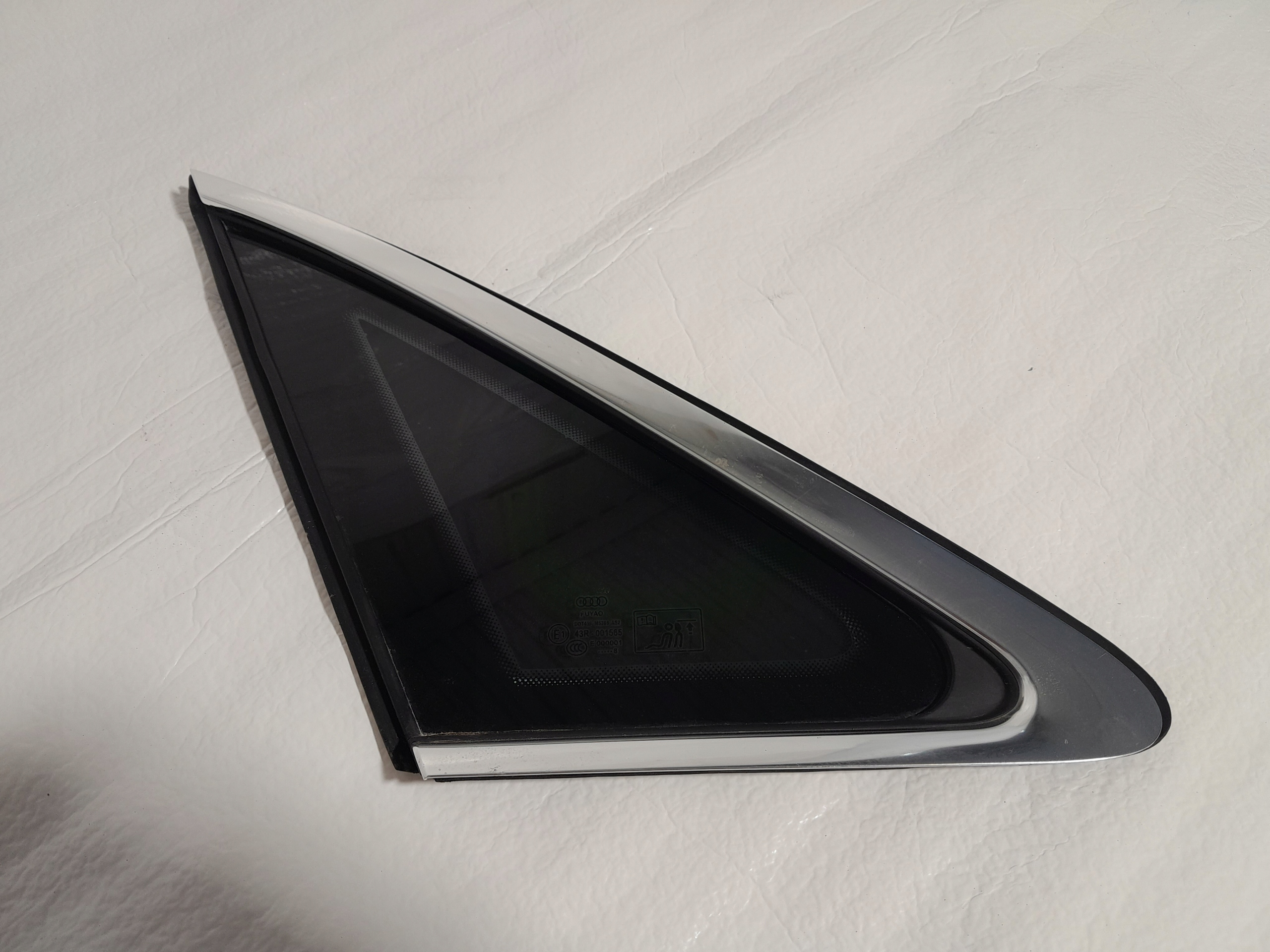 AUDI A4 B9 window bodywork left rear part 2018 8W5845297D