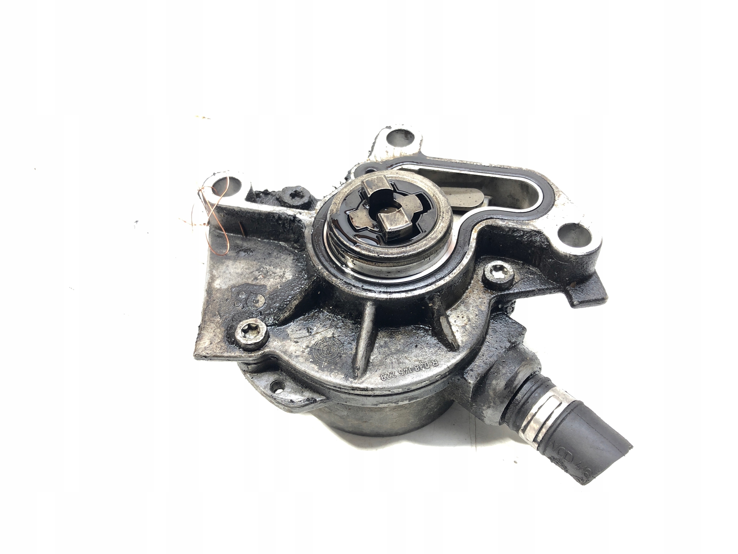 Насос VACUM SKODA OCTAVIA 1.9 SDI R038145229