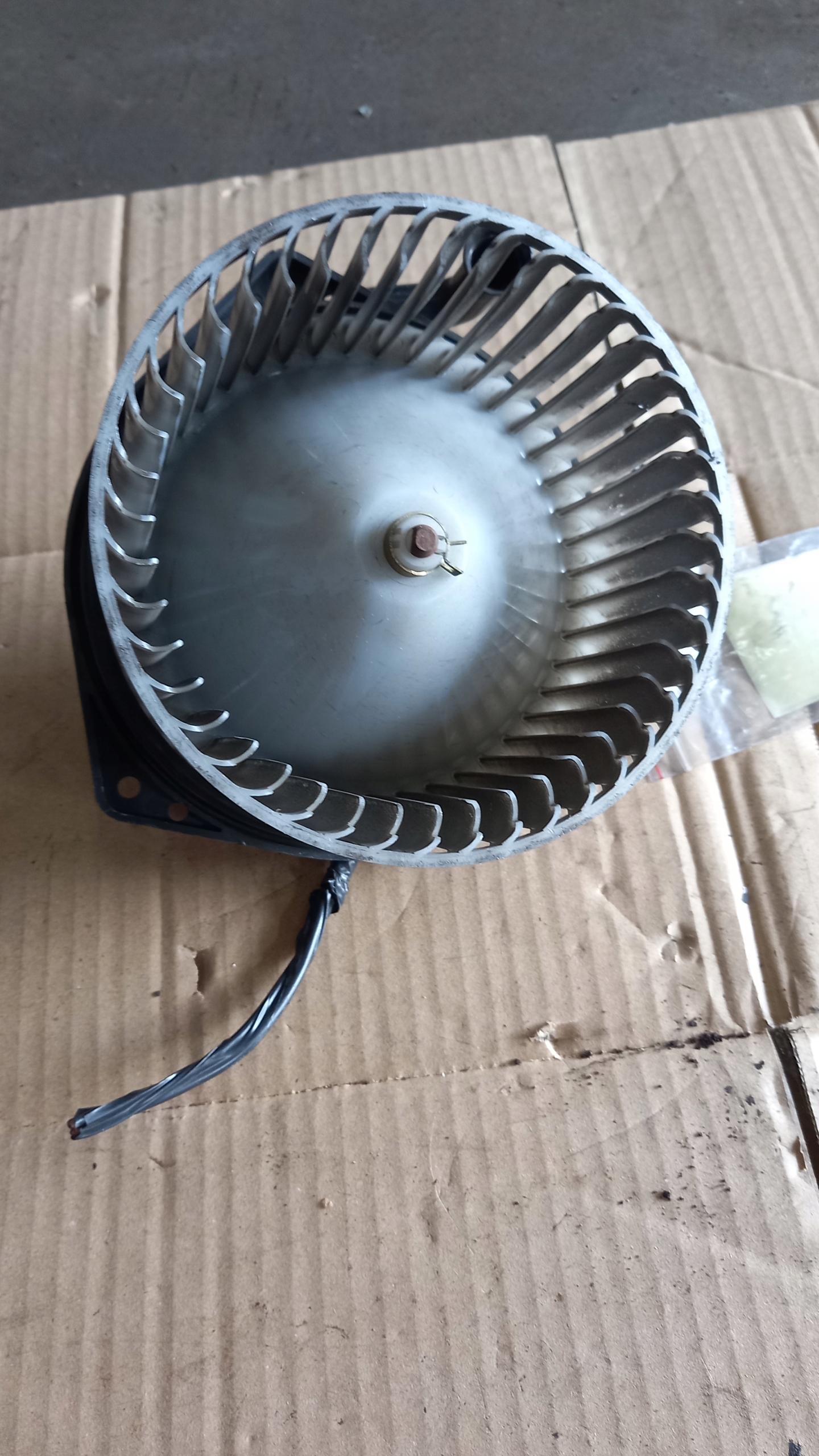 WENTYLATOR NAGRZEWNICY MITSUBISHI OUTLANDER 04R