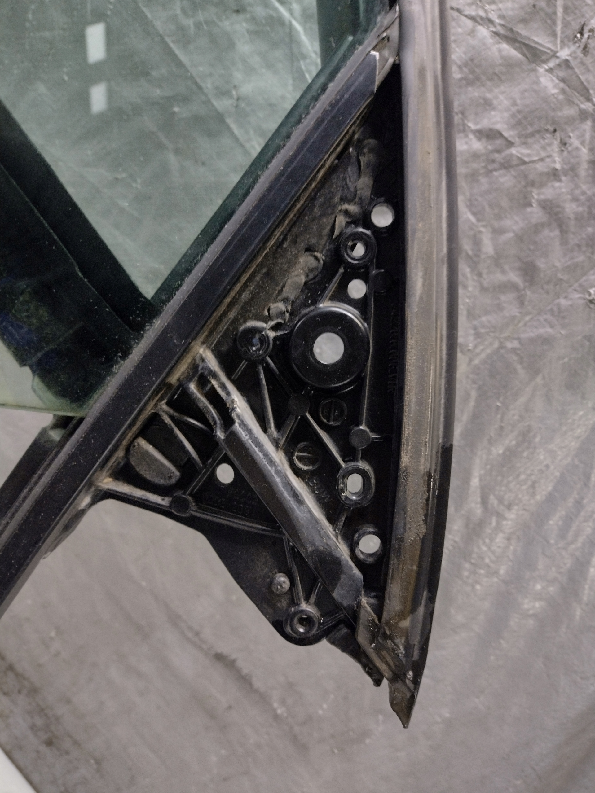 window regulator right front Audi A6 C6 sedan 4F0837462A