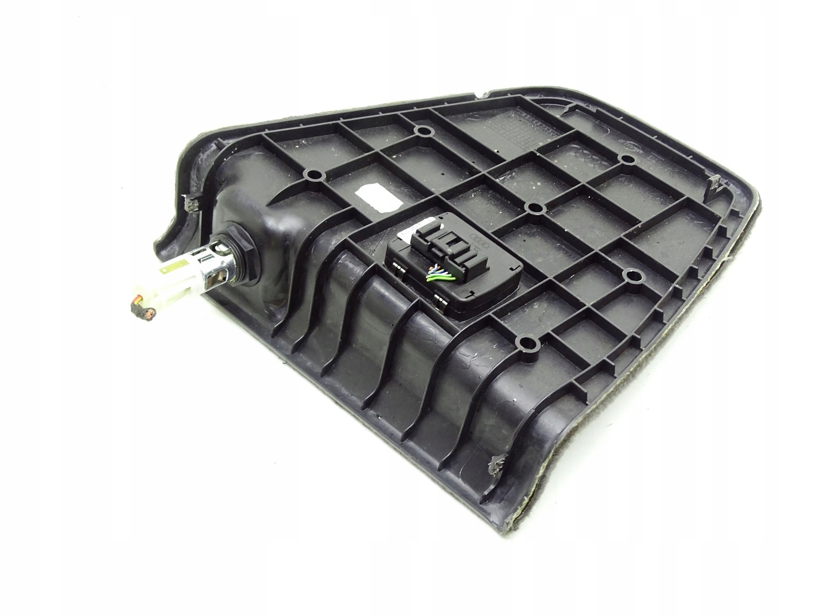 spoiler BOCZKA boot right rear part AUDI Q7 4L