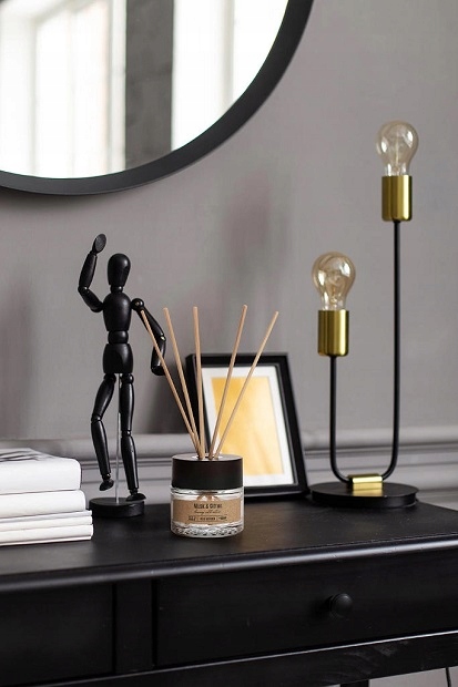 Odświeżacz DYFUZOR ZAPACHOWY Bispol Valpe - Drzewo cedrowe i Wanilia 50 ml Stan opakowania oryginalne