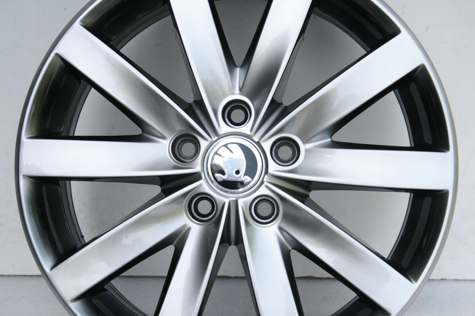 17 ОРИГІНАЛЬНІ ШКОДА SUPERB OCTAVIA YETI KAROQ