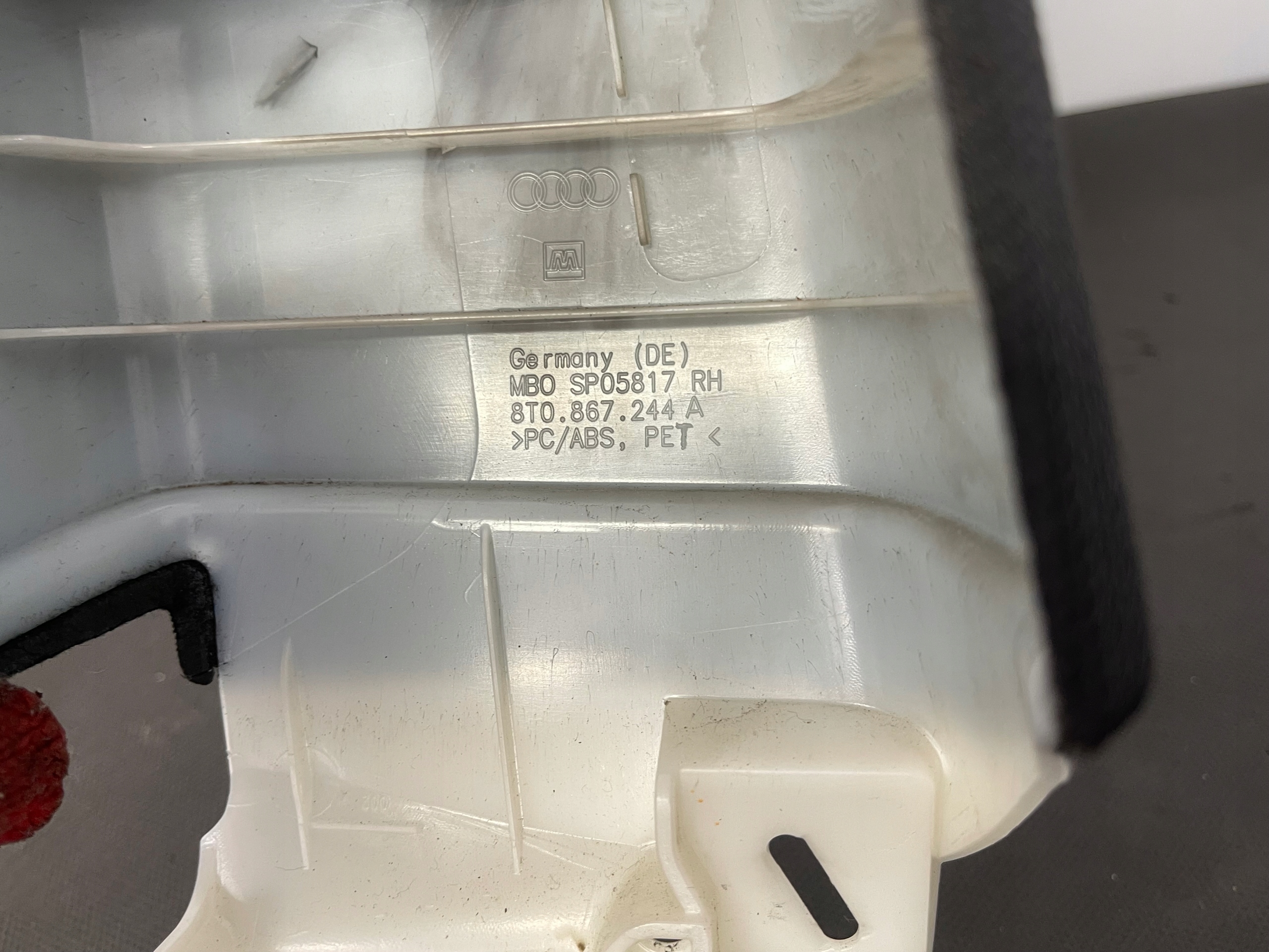 AUDI A5 8T covers SLUPKA B right 8T0867244A