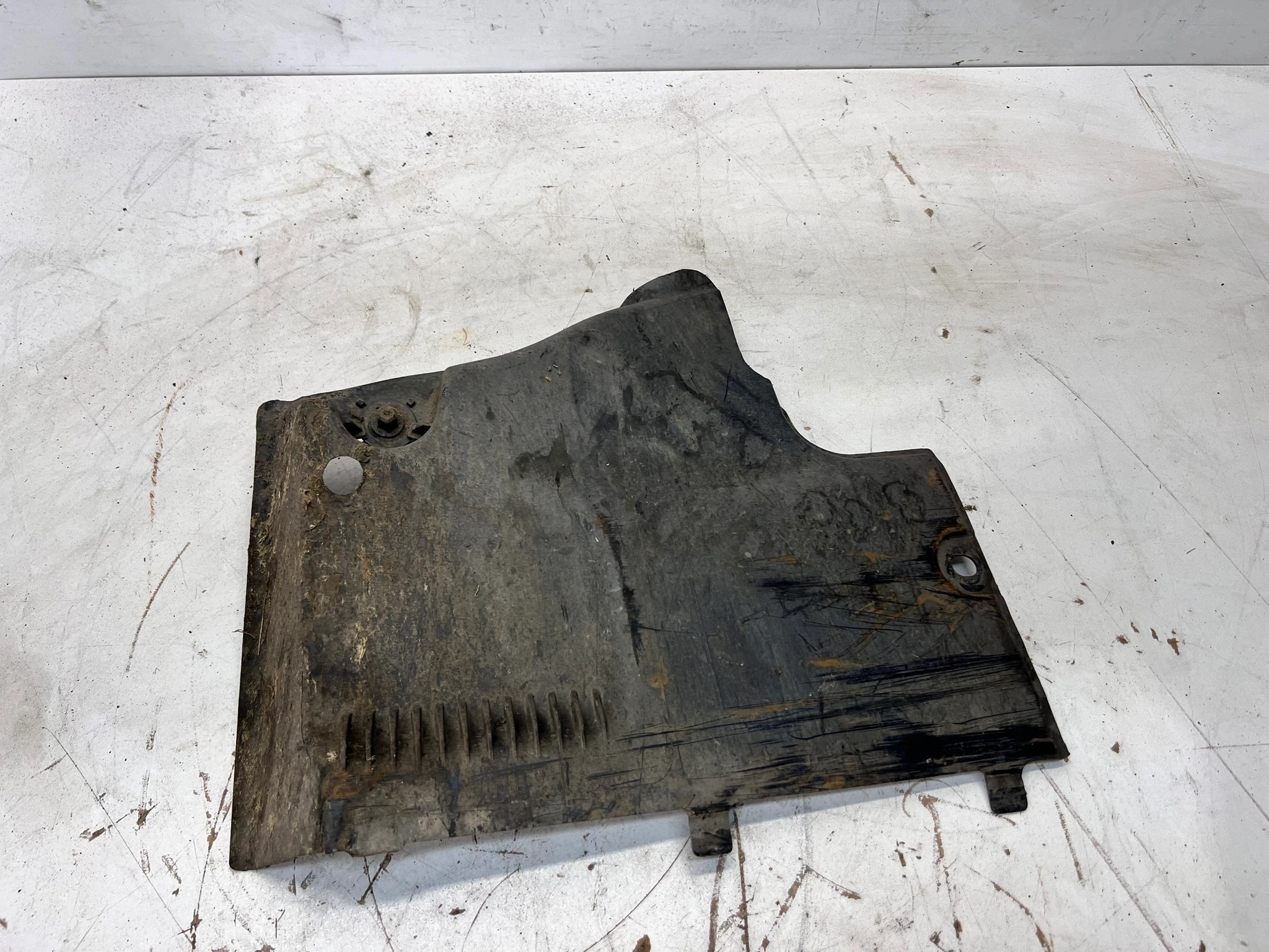 Blende Abdeckung abdeckung Unterfahrschutz rechts MALA AUDI A4 B8 8K0825202A 125/26