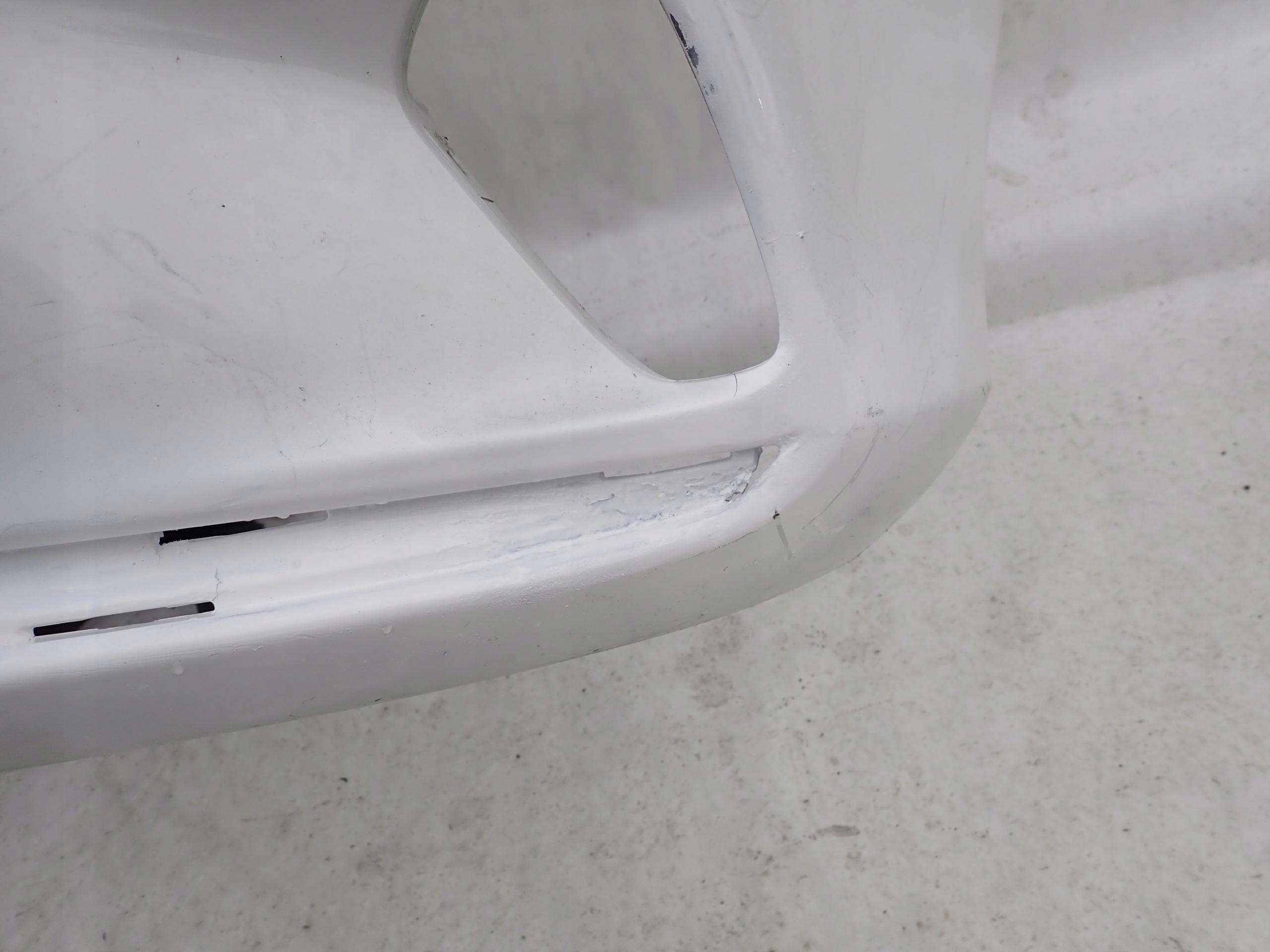 VOLVO V40 R-design 12-19 bumper front washer PDC