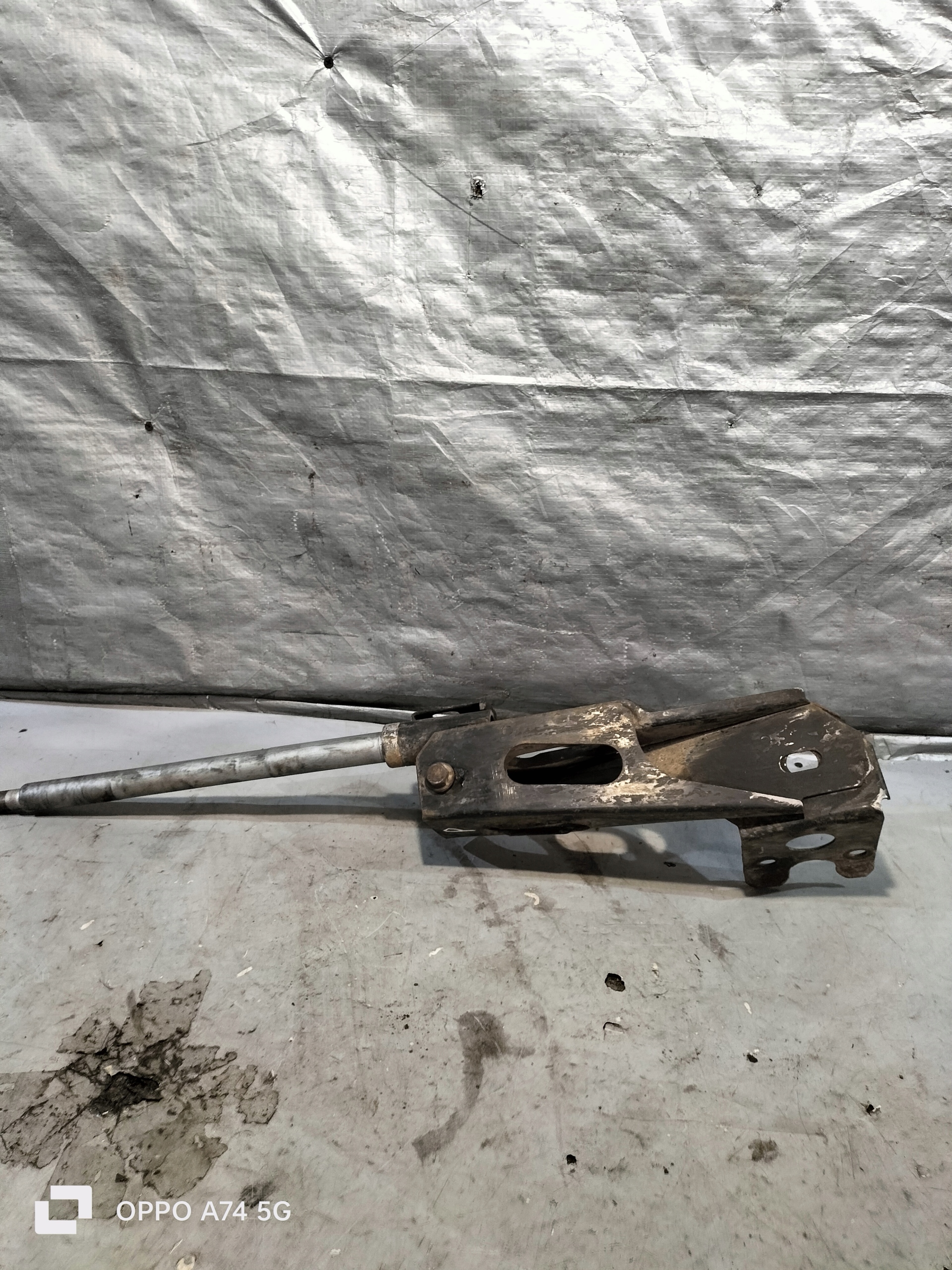 Schraube MOCUJACA Querlenker rechts vorne NISSAN INTERSTAR 2.5DCI 7700308893 A