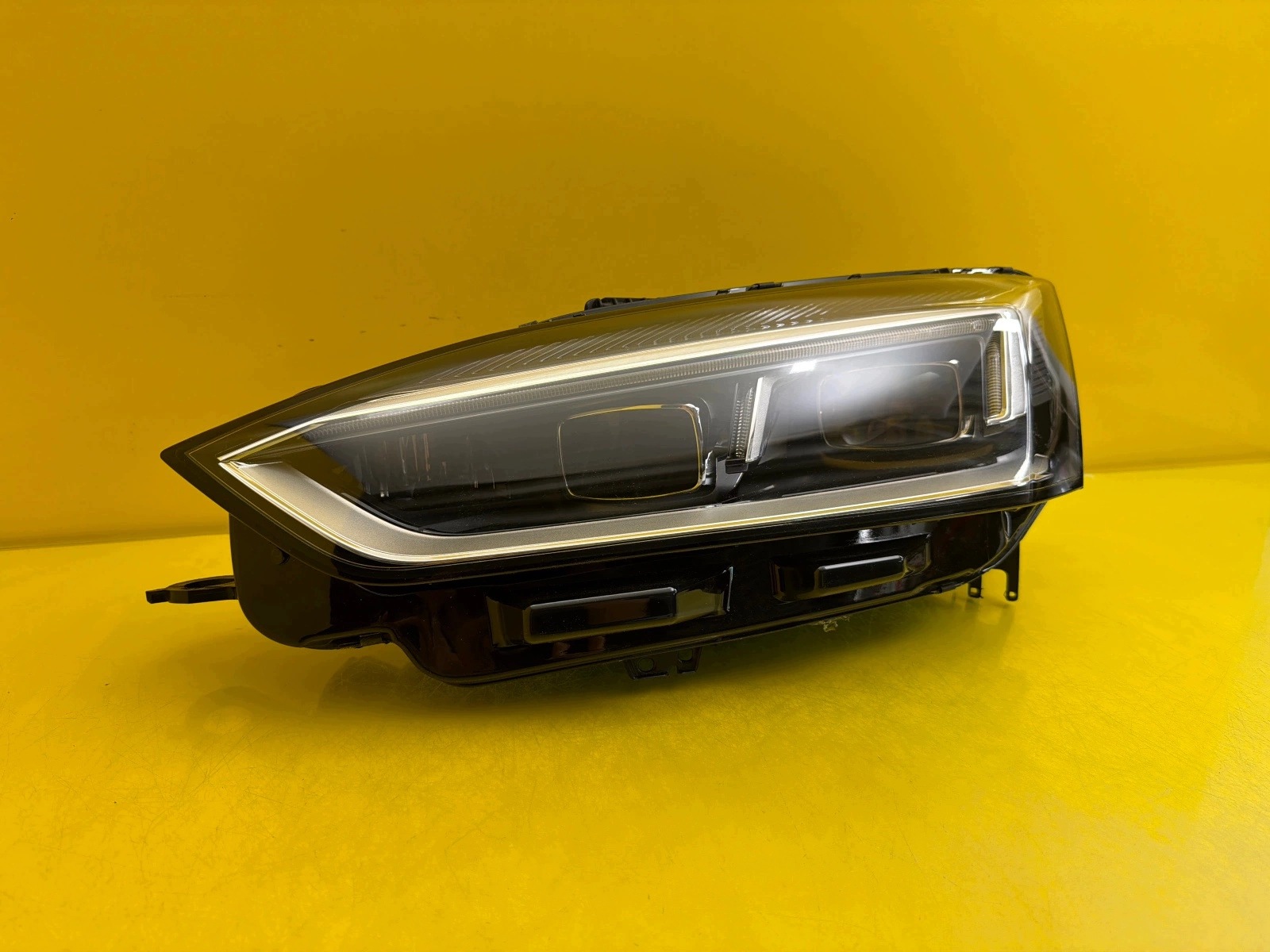light left front Audi A5 II 8W6 2016- Full Led 8W6941033