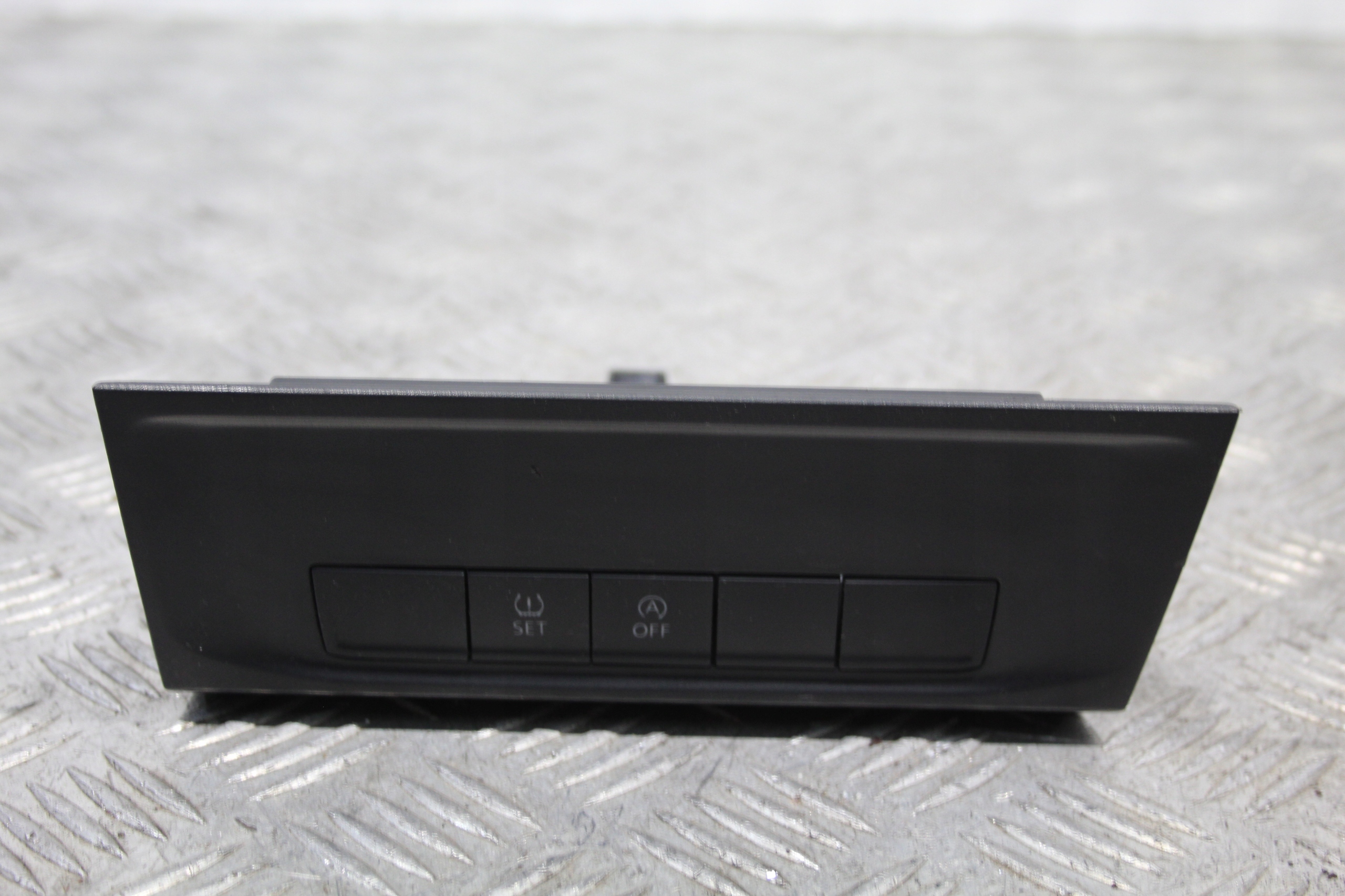 switch running board OFF VW CADDY 2K0 2K5 2K5863347A