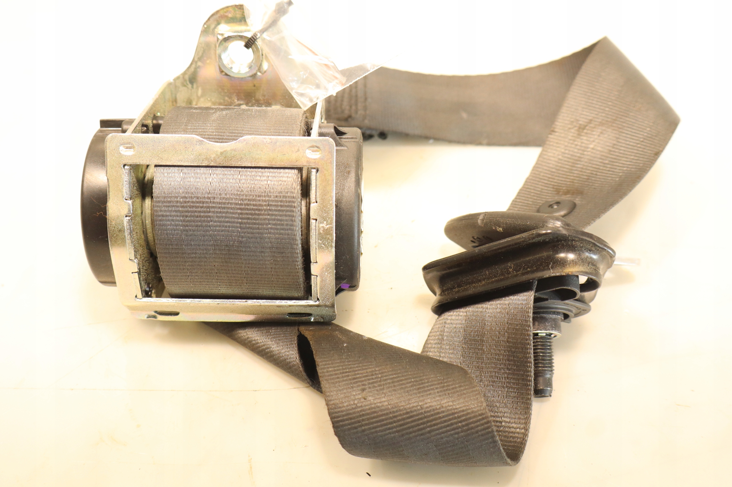 ремень безопасности opel CORSA e