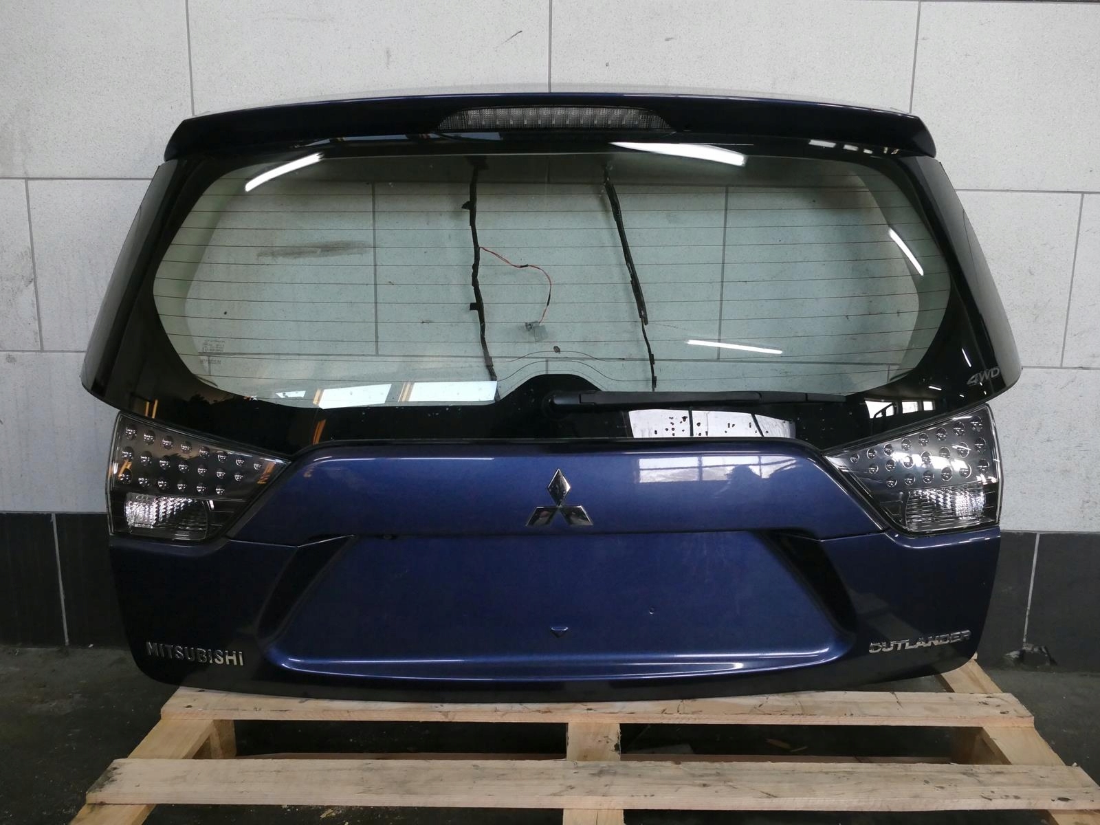 MITSUBISHI OUTLANDER II trunk door boot window lights rear part rear blue 37E