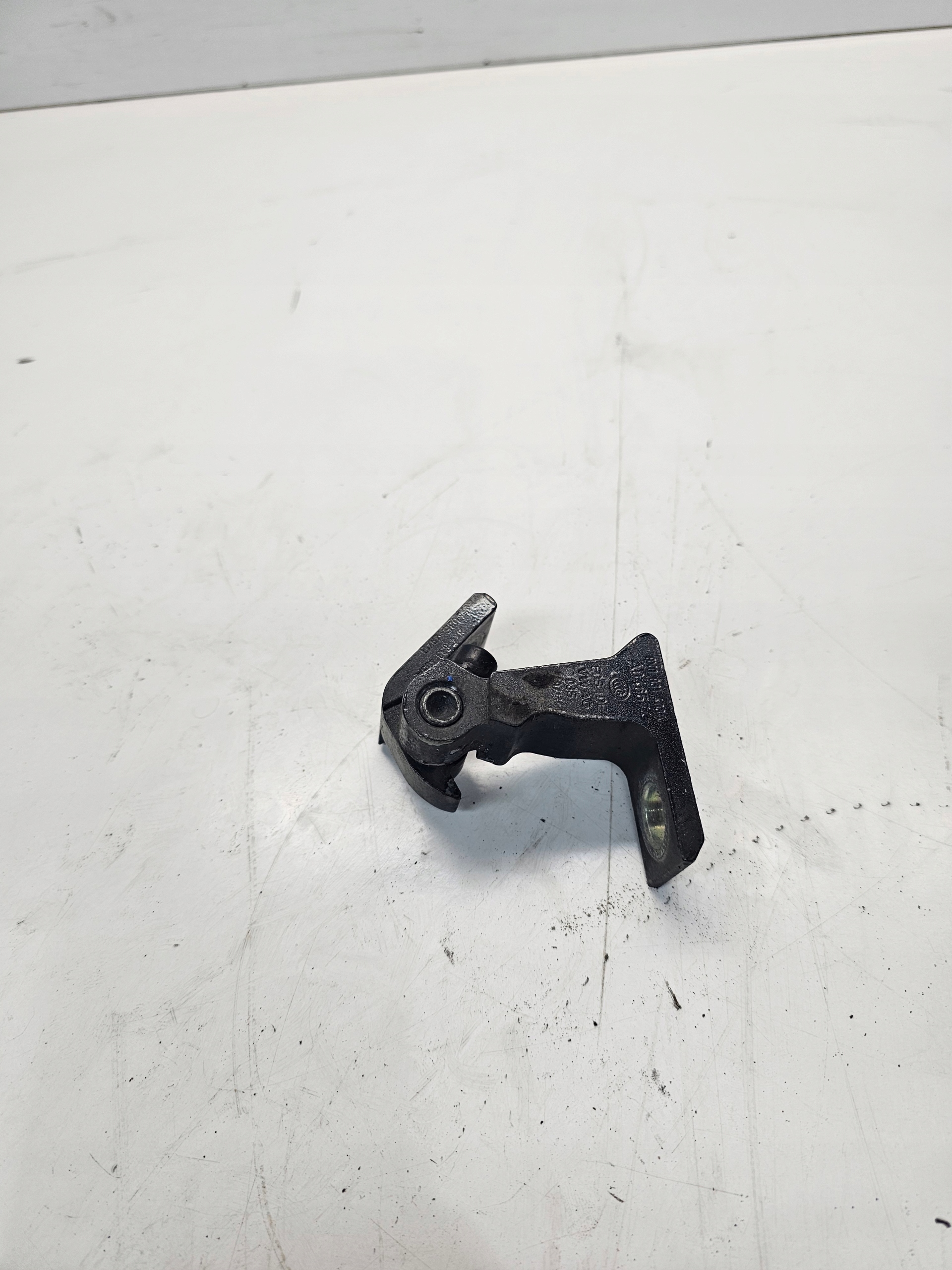 hinge door left AUDI A1 8X Q3 8U A3 8V 8X0831403A