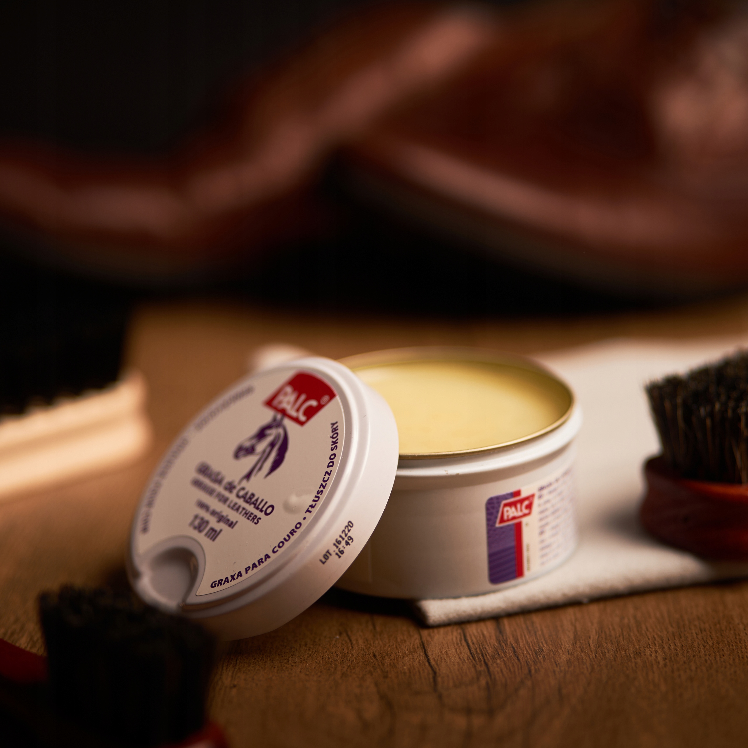 TŁUSZCZ WOSK IMPREGNAT DO BUTÓW SKÓRZANYCH 130 ml Dedykowany materiał skóra naturalna