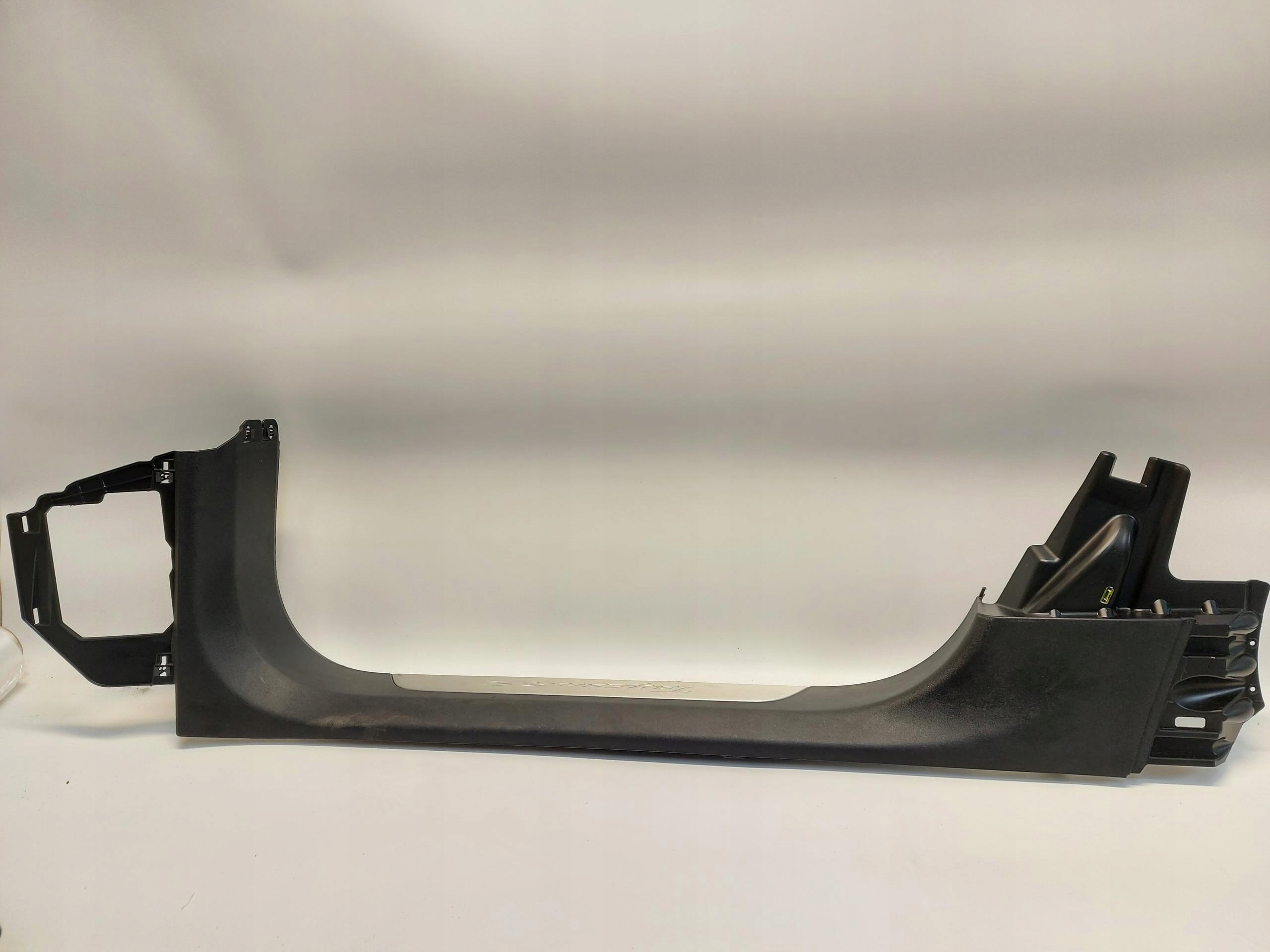 Porsche Taycan 4S 9J1 2021r moulding cap threshold right 9J1863382