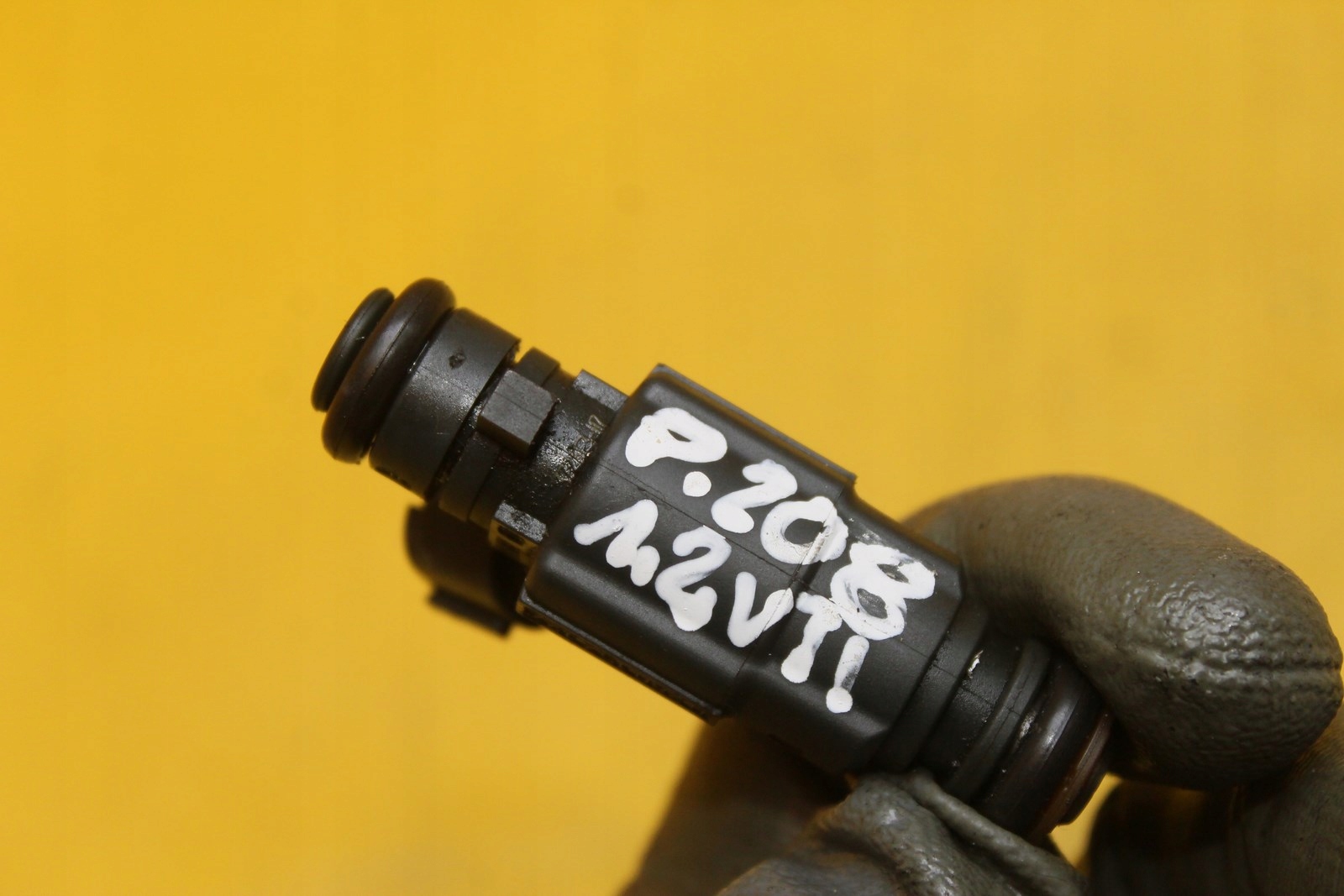 форсунка 9676017480 peugeot 208 1.2