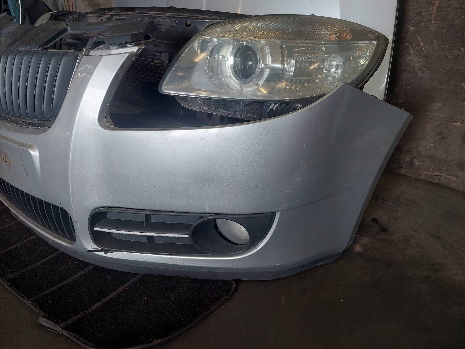 complete front bonnet bumper light fender SKODA FABIA II 9156