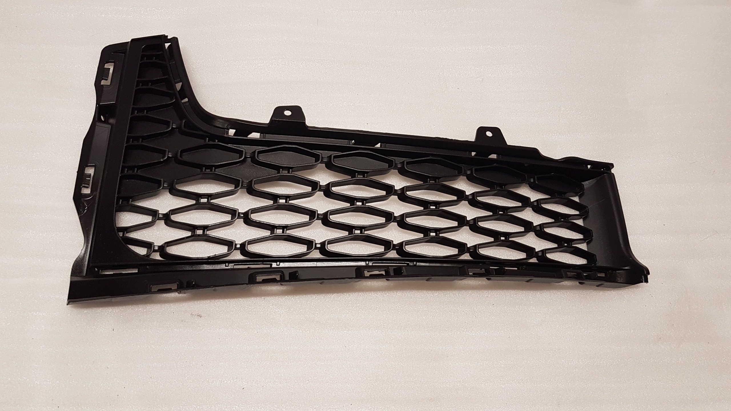 grid of a bumper right front ROLLS ROYCE GHOST II RR21 7495522