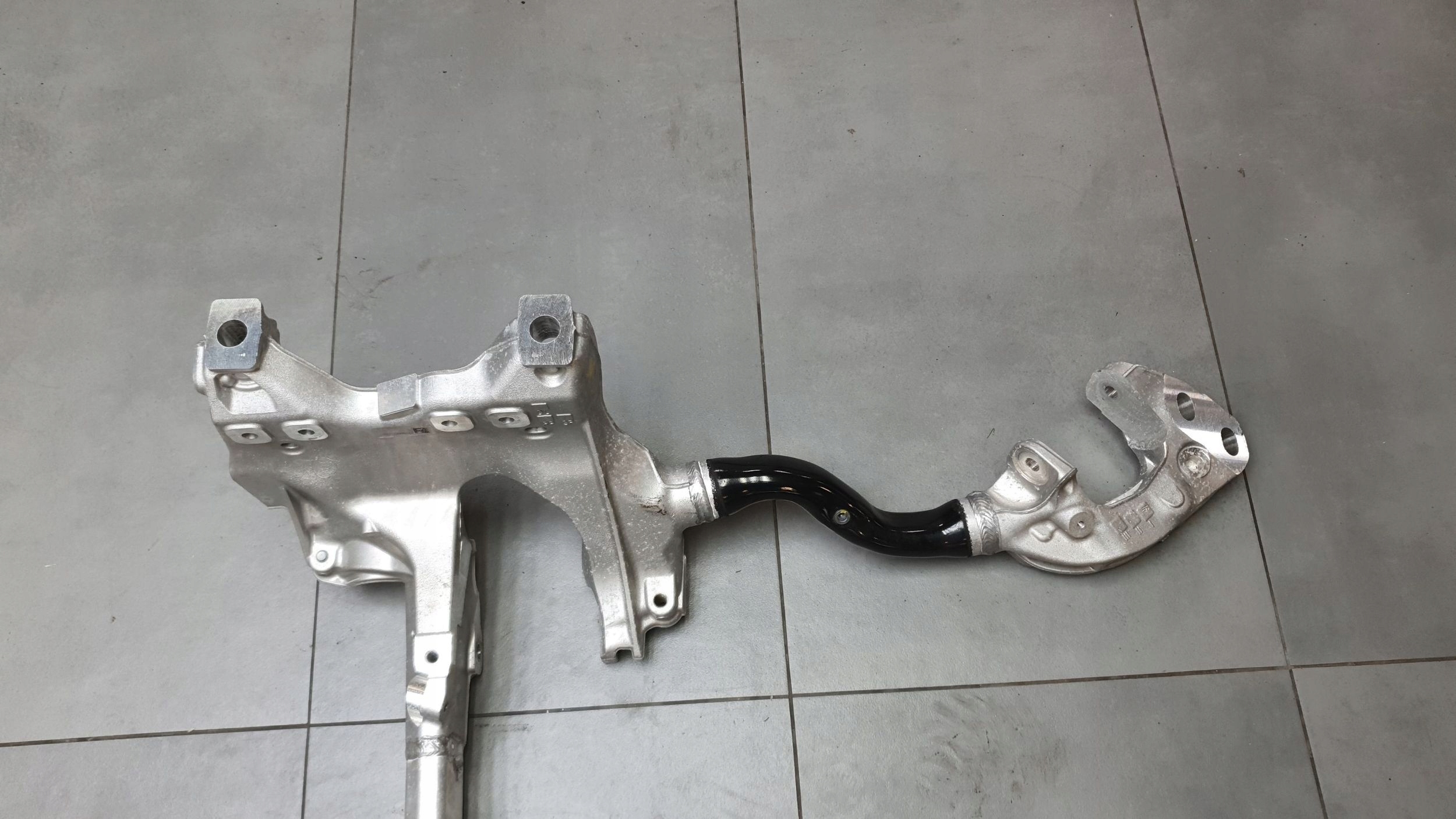 Audi Q8 axle beam front axle beam subframe of the engine 4M0399315T