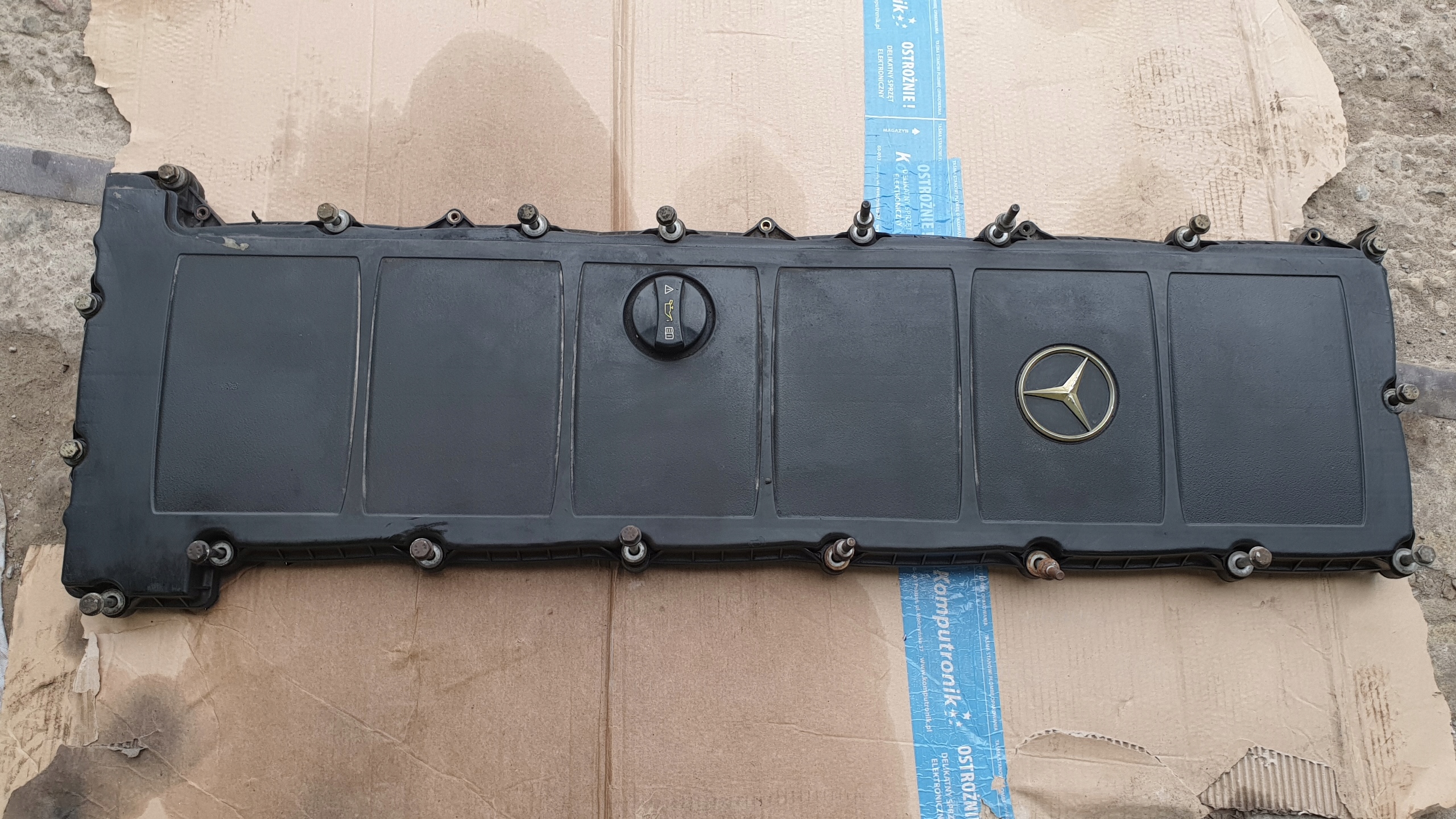 471 010 - ACTROS MP4 КРИШКА ГОЛОВКИ КЛАПАНА ДВИГУНА OM471LA