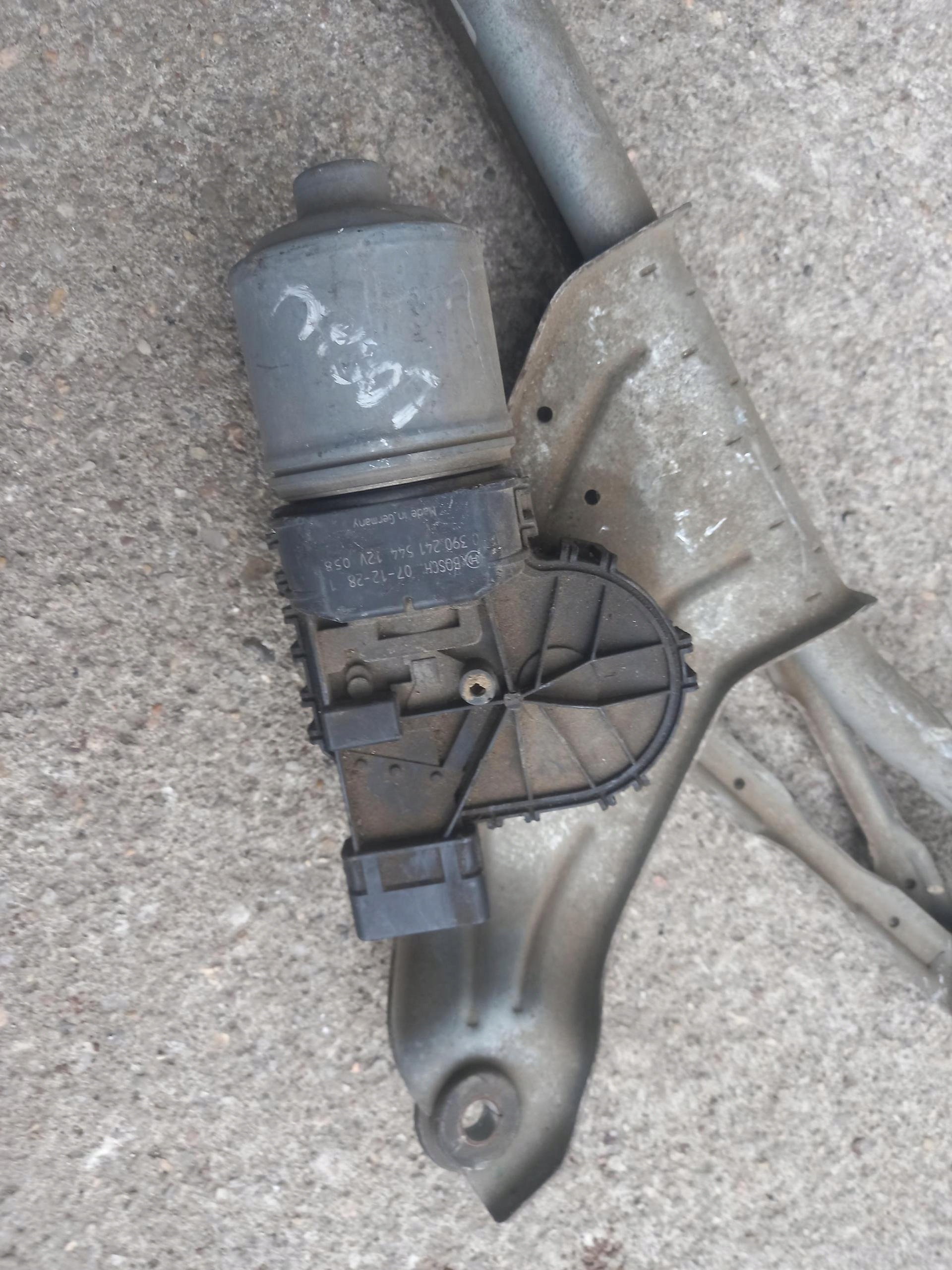 wiper mechanism front DACIA SANDERO and EU