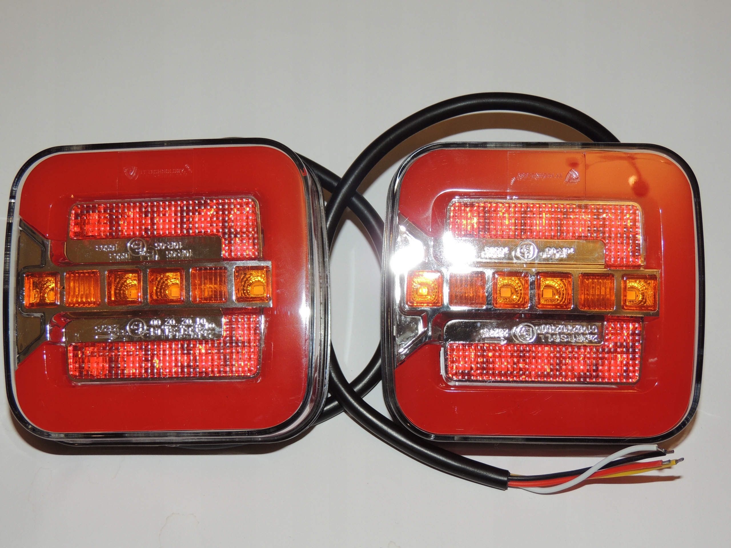 TT.12523L - ЗАДНИЙ ФОНАРЬ ПРИЦЕПА СИД КОМПЛЕКТ 2ШТ