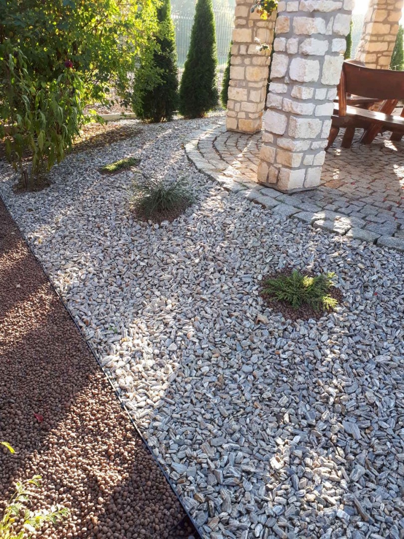 KOTWY MONTAŻOWE SZPILKI DO OBRZEŻY TRAWNIKOWYCH 50SZT. Materiał tworzywo sztuczne