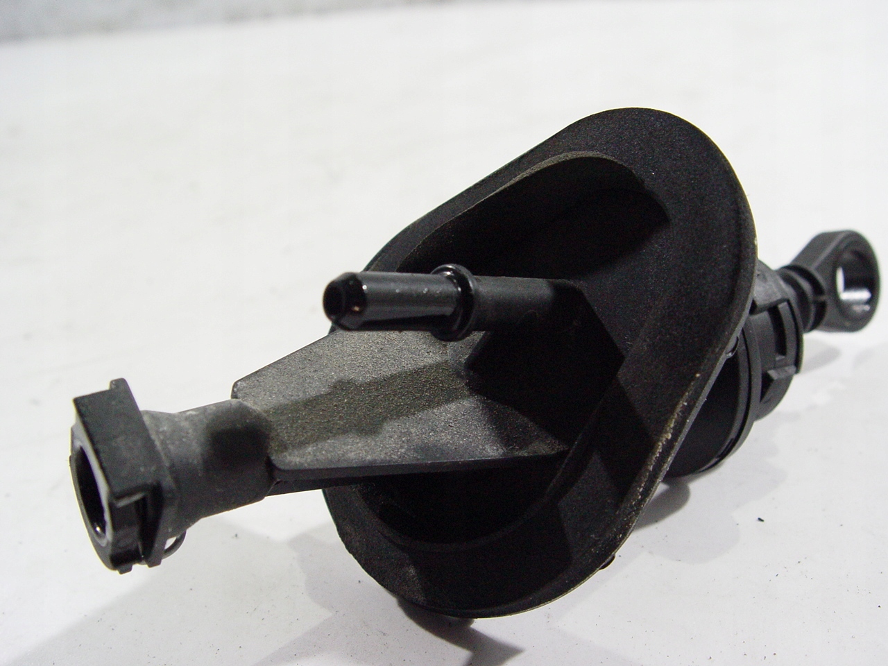 VOLVO XC40 18 WYSPRZĘGLIK POMPKA SPRZĘGŁA 31437346 Typ samochodu 4x4/SUV Samochody osobowe