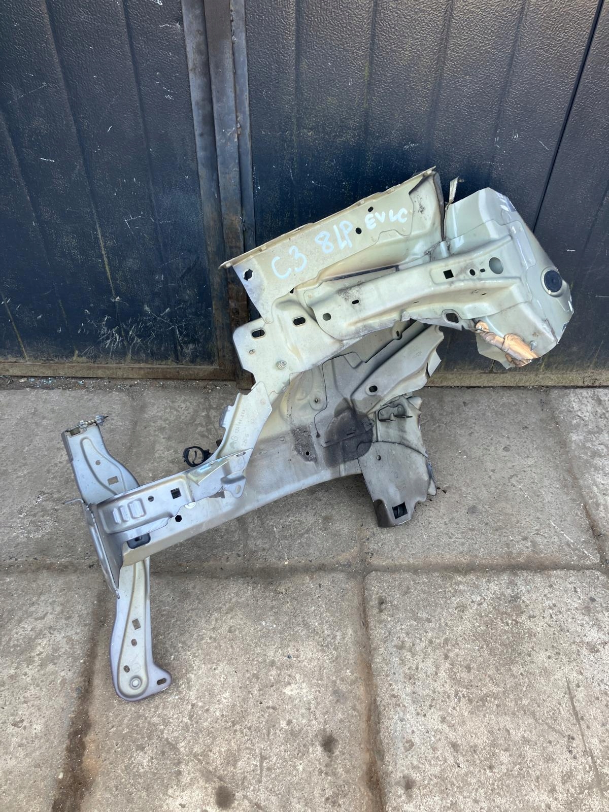 quarter quarter left front CITROEN C3 III EVLC