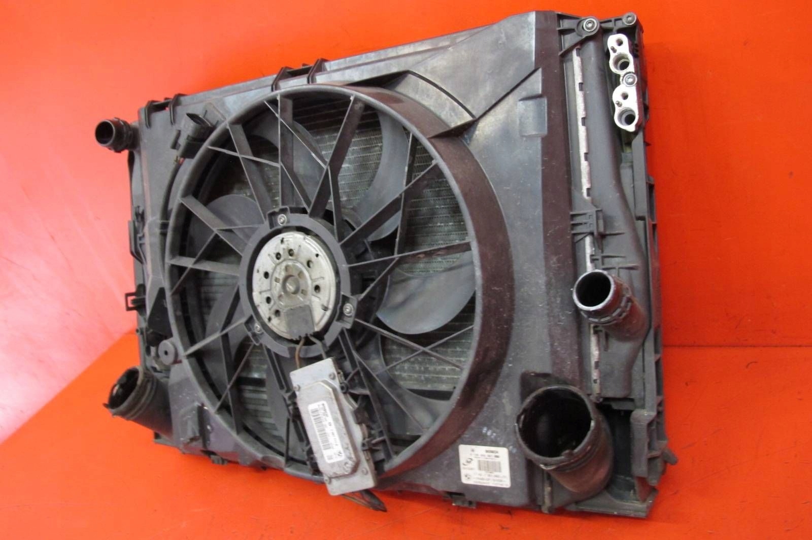 BMW 3 E90 E91 2.0 D N47D20C chladiče ventilátor MANUAL KOMPLET 318d