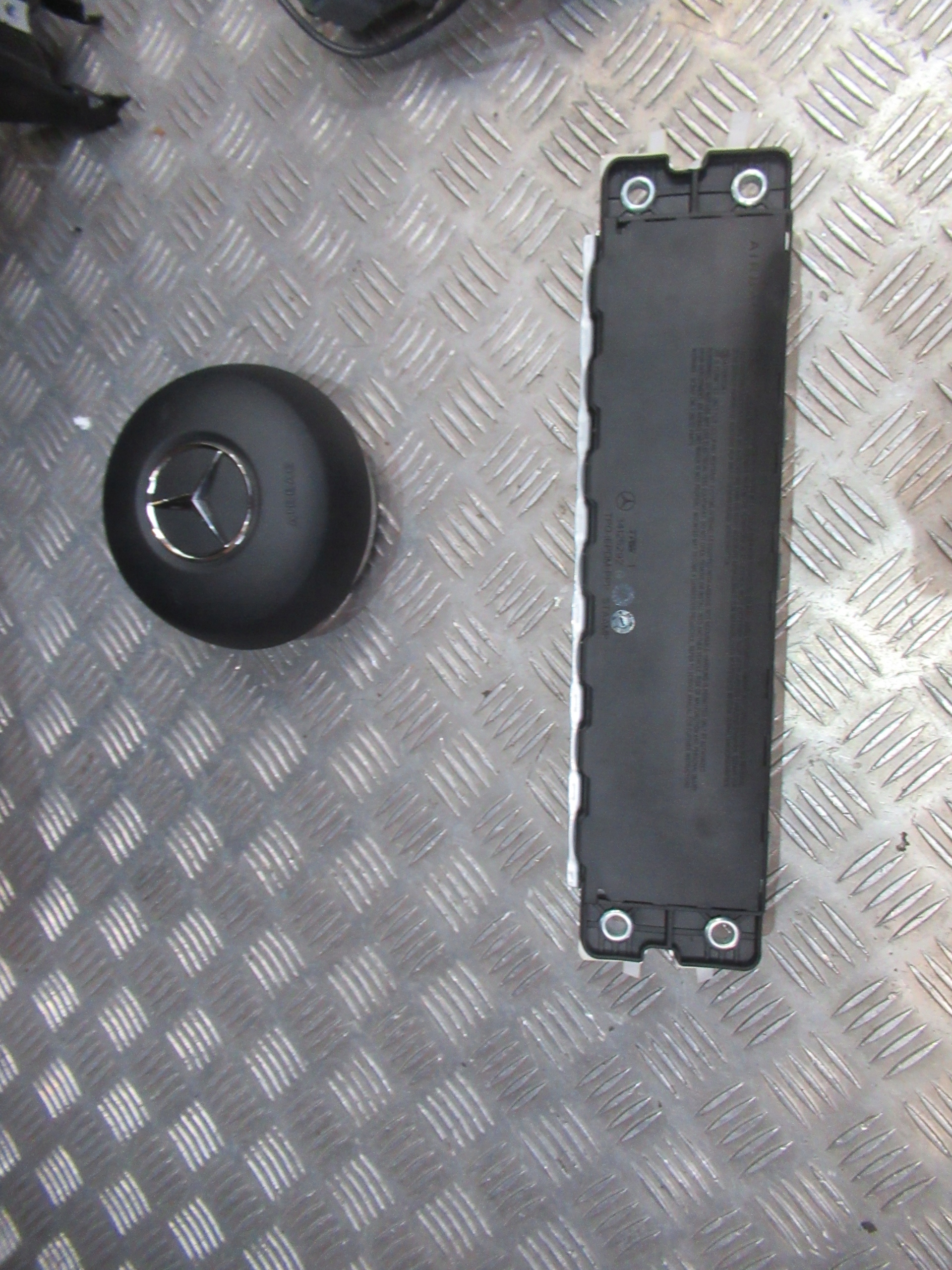 GLC W253 LIFT DESKA ROZDZIELCZA KONSOLA SKORA HUD PODUSZKI ORYGINAL KOMPLET Typ samochodu 4x4/SUV Samochody osobowe