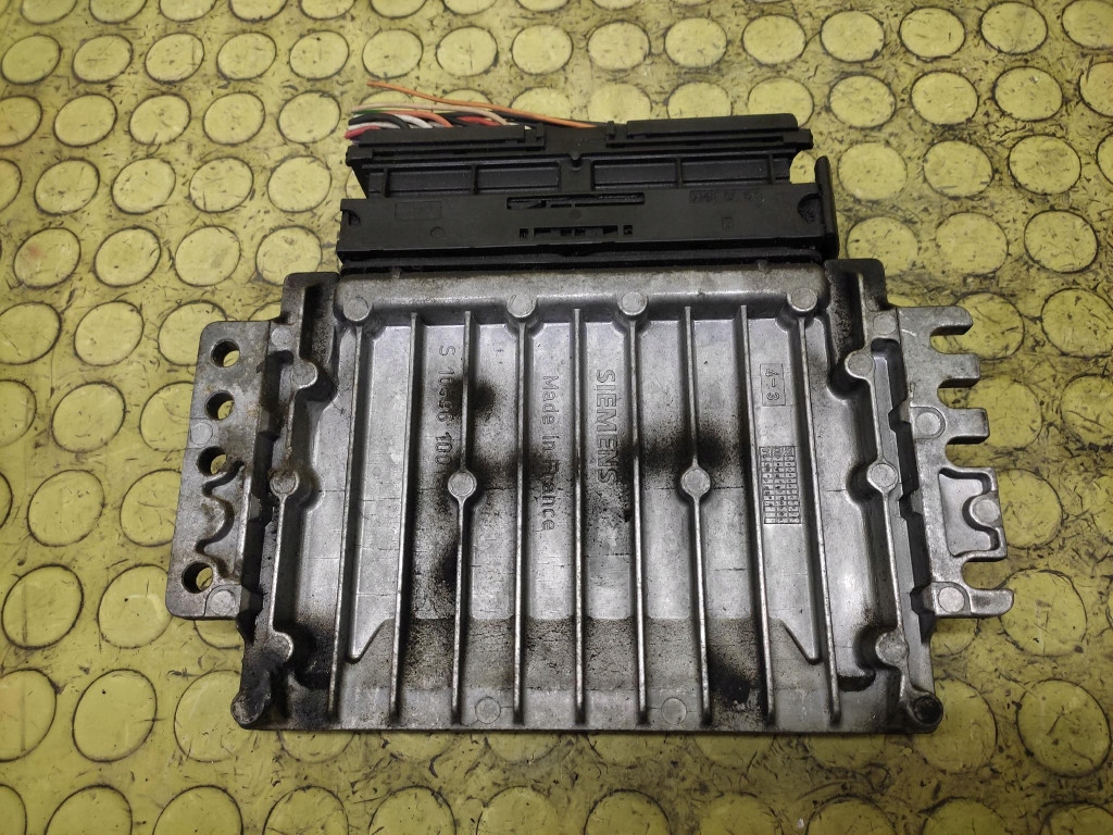 RENAULT KANGOO 1.4 control unit of the engine 8200109024