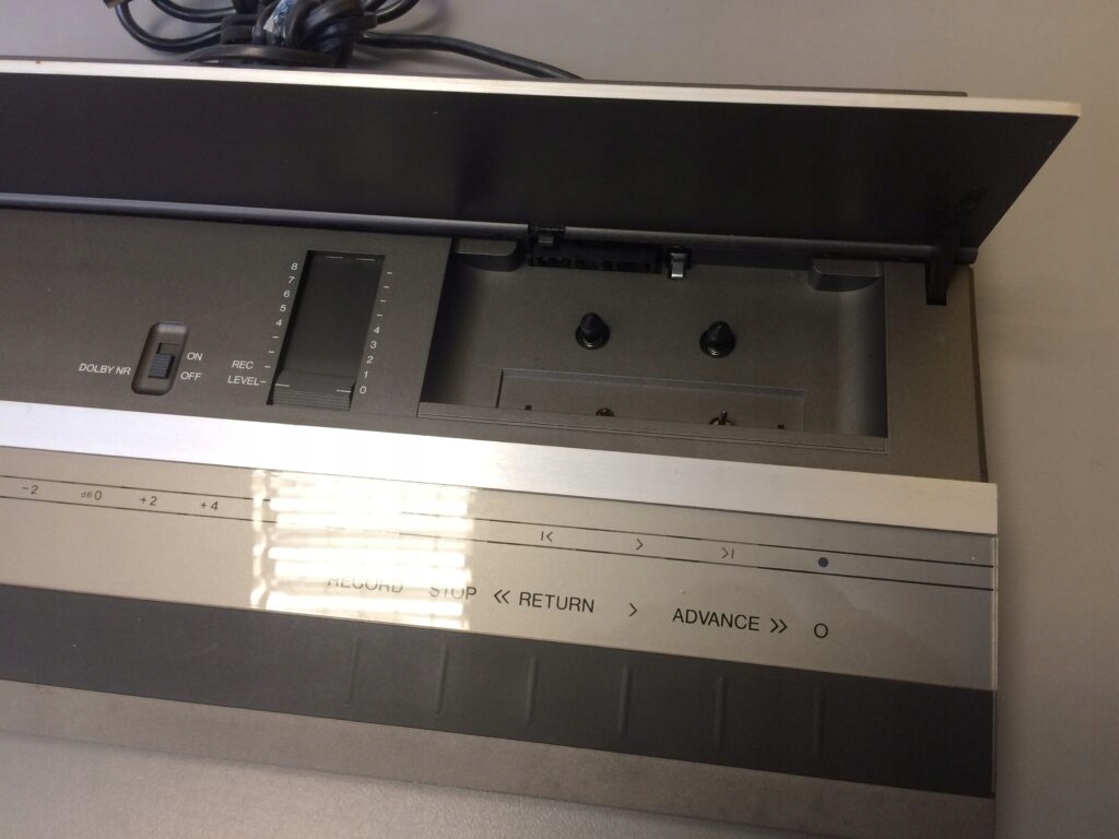 MAGNETOFON BANG&OLUFSEN BEOMASTER 3300 KLASYK! Liczba cyfrowych wejść optycznych S/PDIF 0