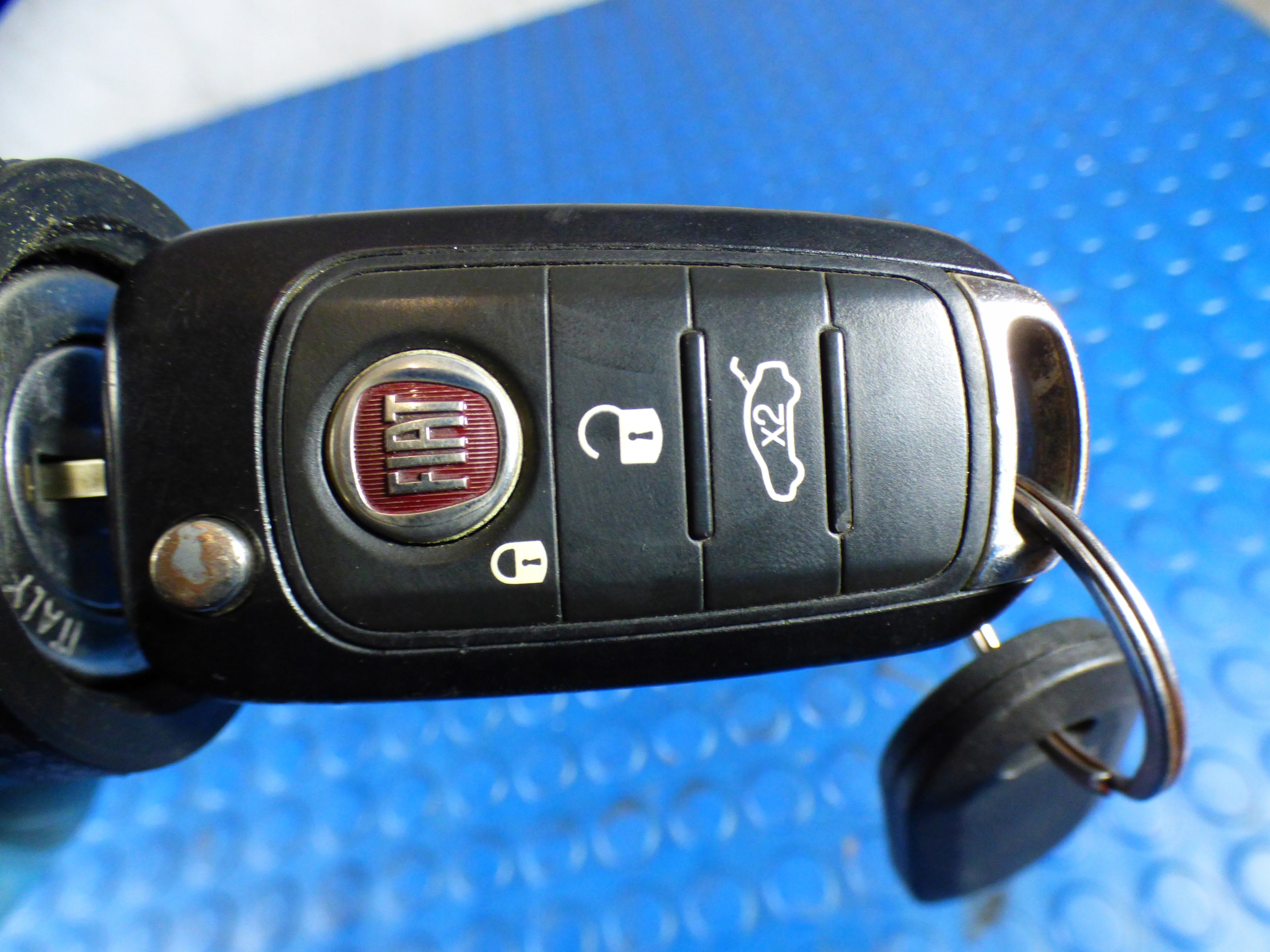 ignition kluczyki key 00519773450 FIAT TIPO II