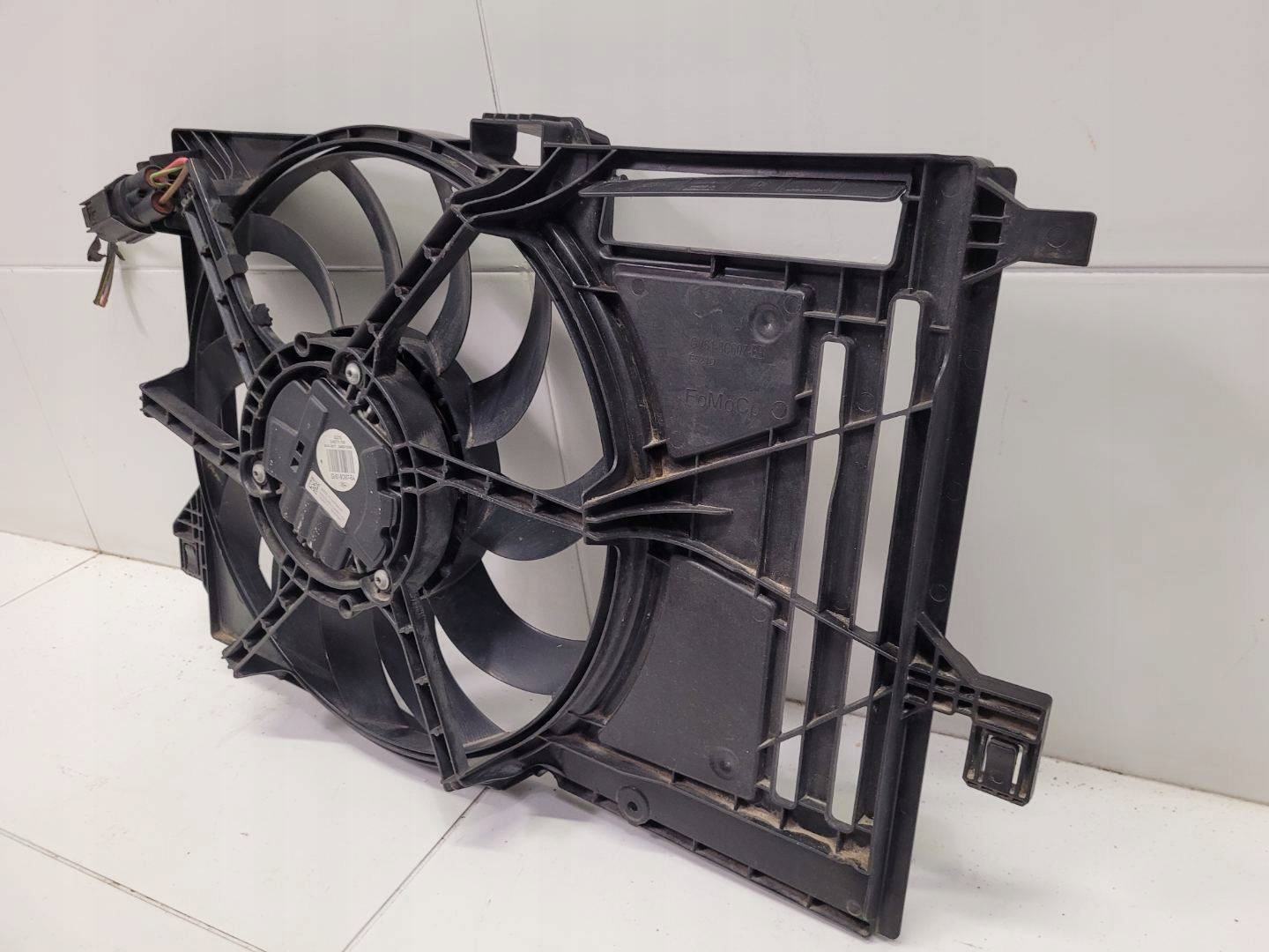 ventilátor chladiče Ford Kuga 2 2016 GV61-8C607-BA