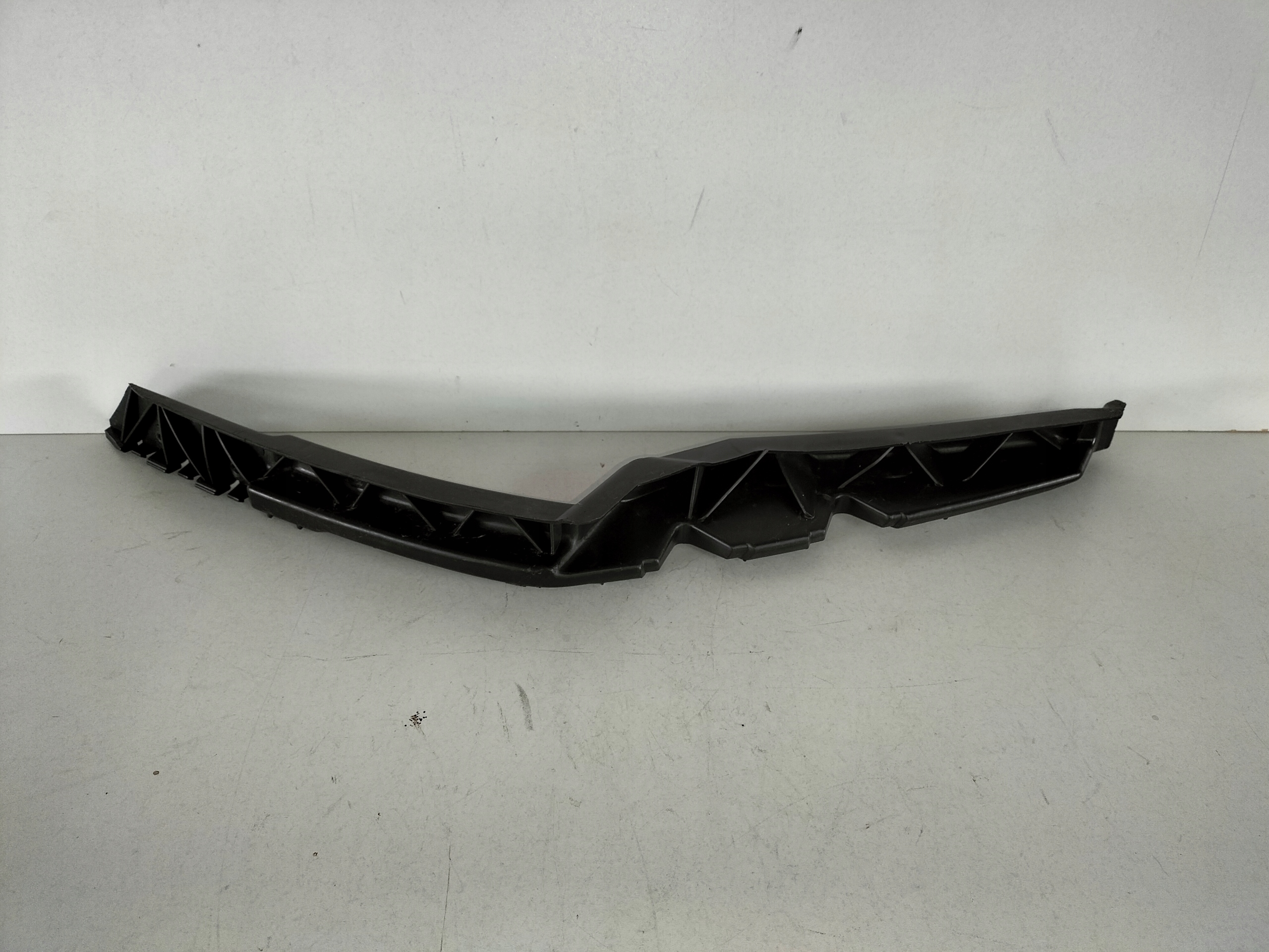 bumper bracket front left SKODA OCTAVIA II 04