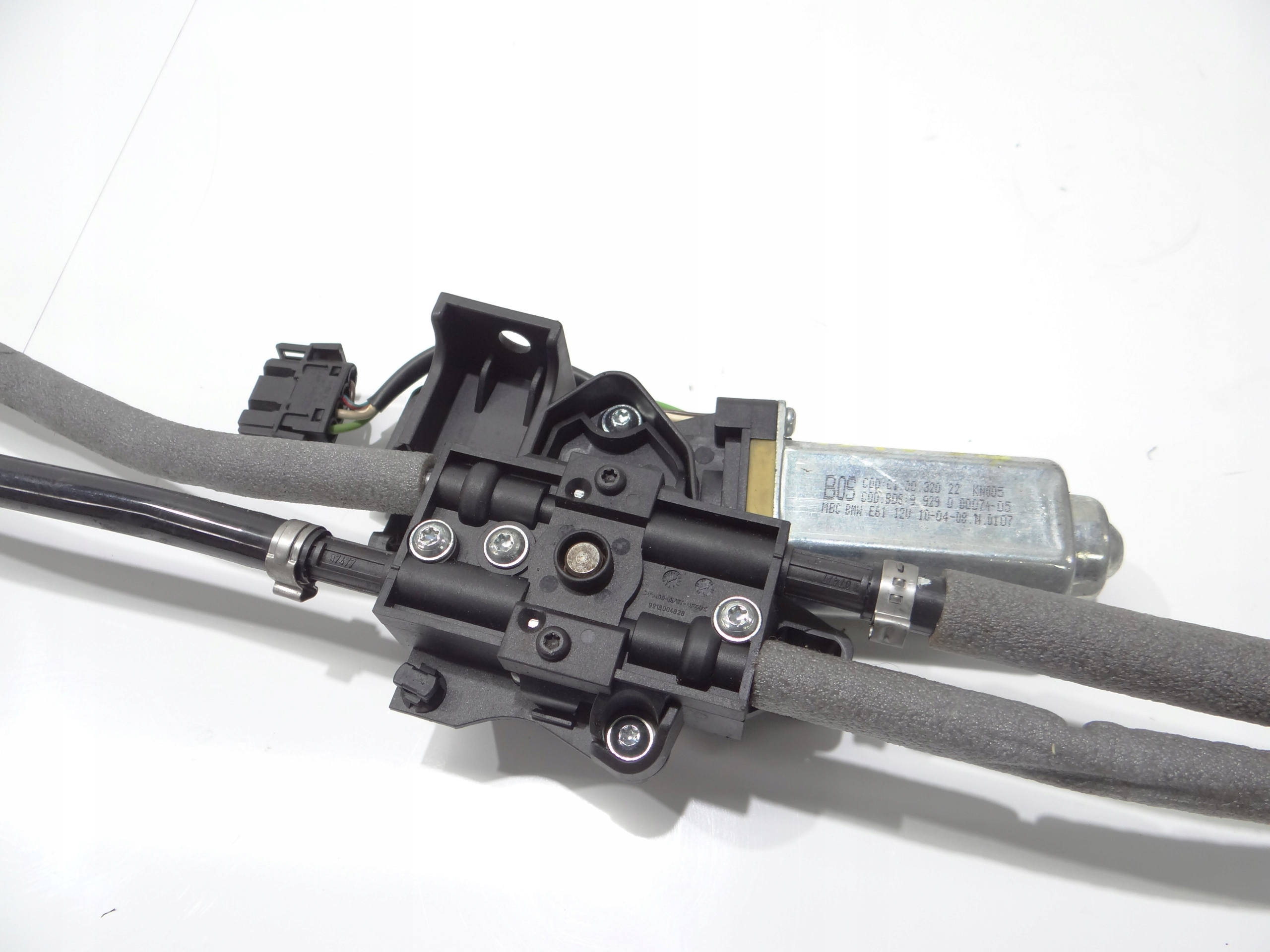 mechanism DOCIAGANIA bonnet boot BMW E61 OE 8986201