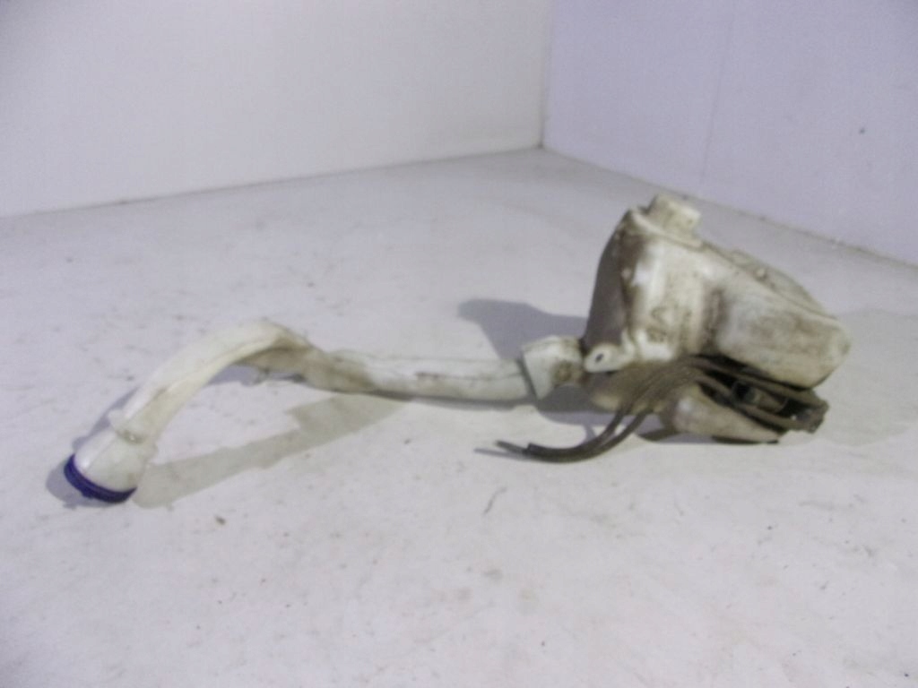 Peugeot 1007 washer fluid tank