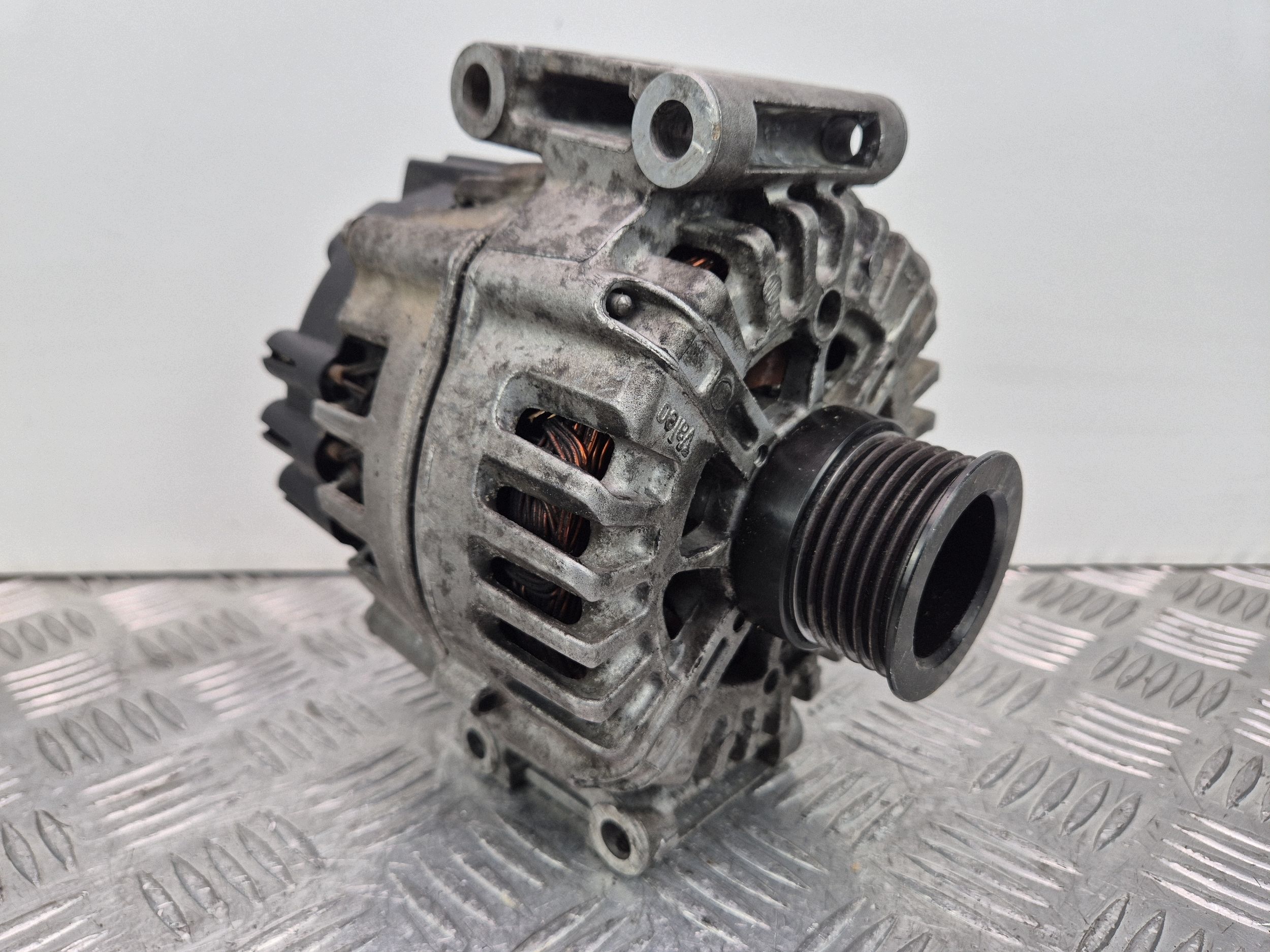 Mercedes Sprinter W907 2.2 CDI alternator A0009068404