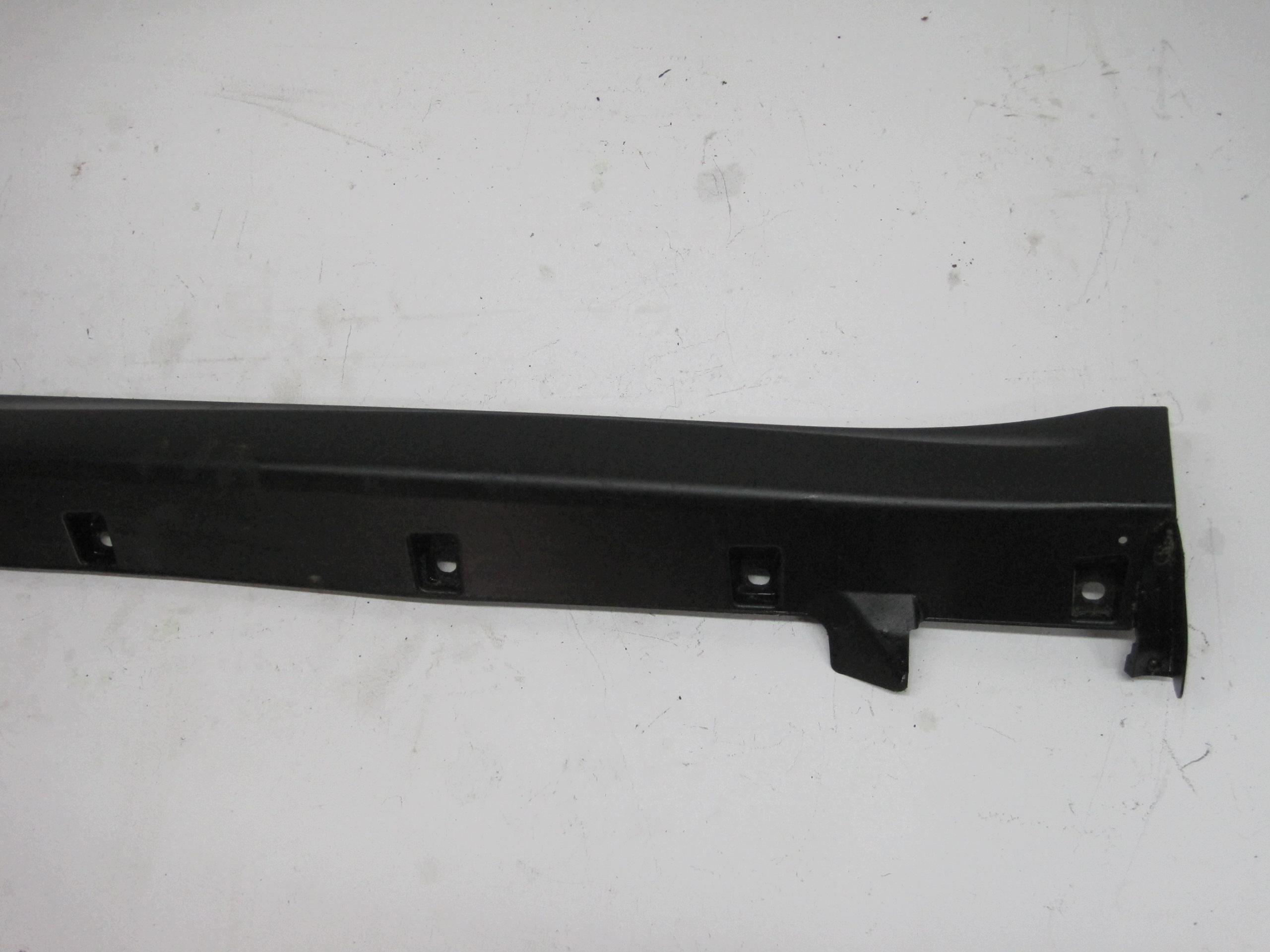 cap moulding threshold SUZUKI VITARA III left