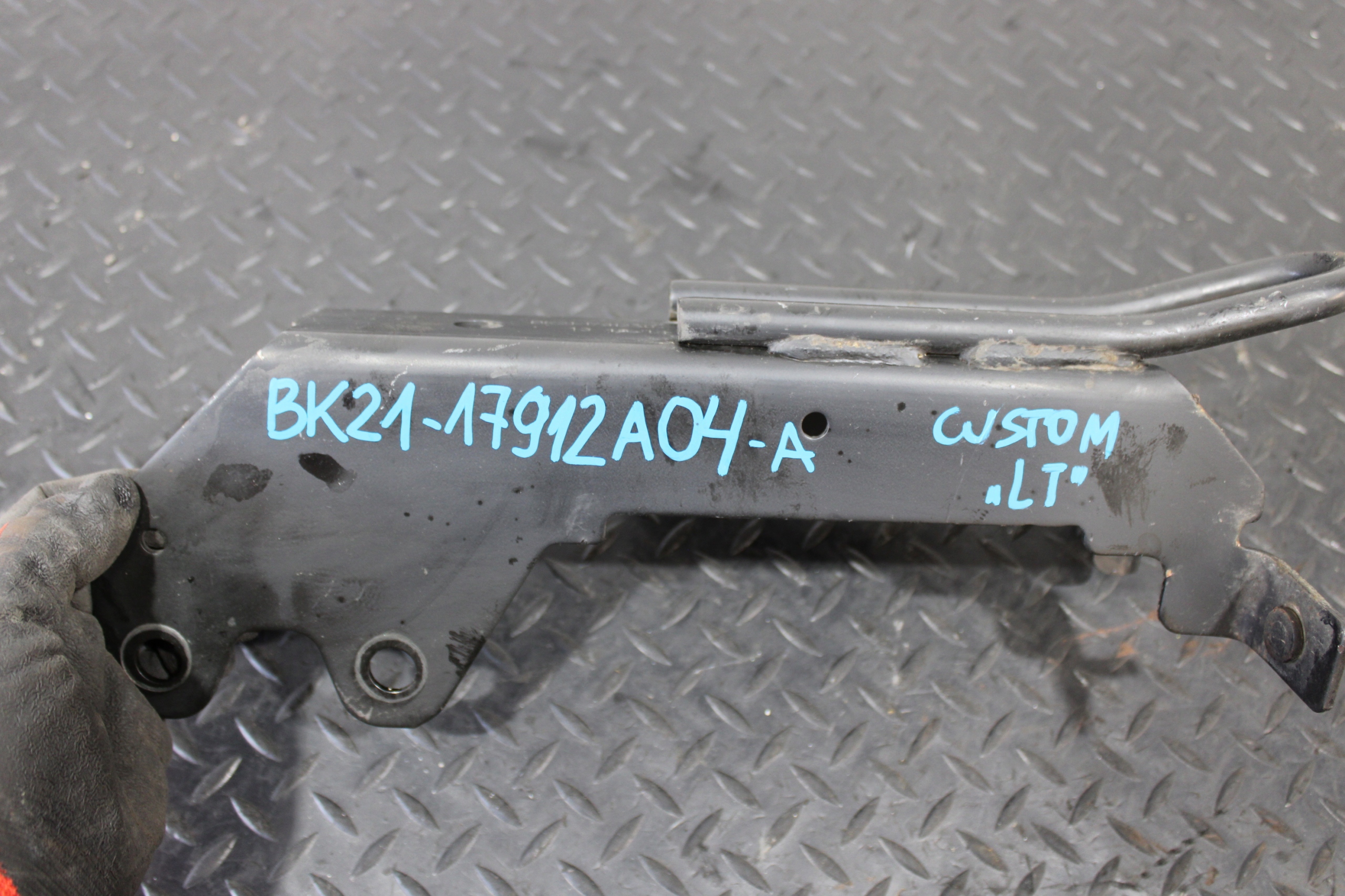 towing DO HOLOWANIA left rear part FORD TRANSIT CUSTOM BK21-17912A04-A