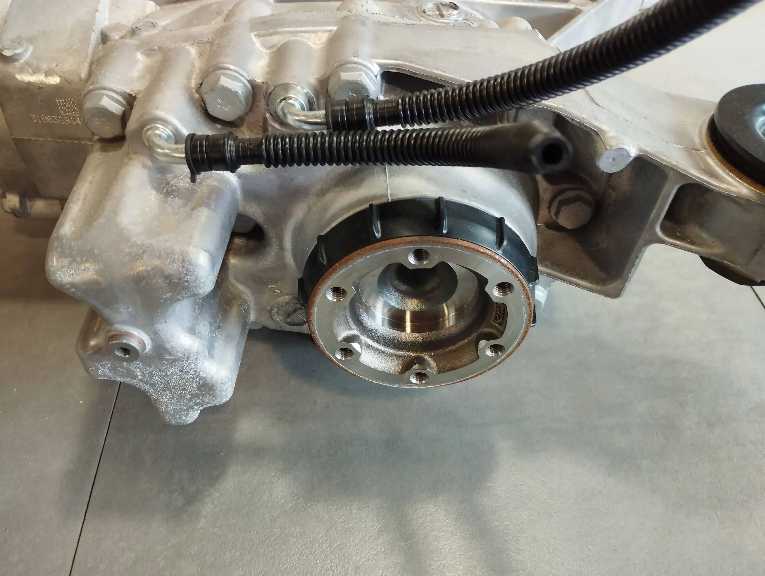 Audi S3 A3 8Y differential diff rear part 0CQ525010R as new
