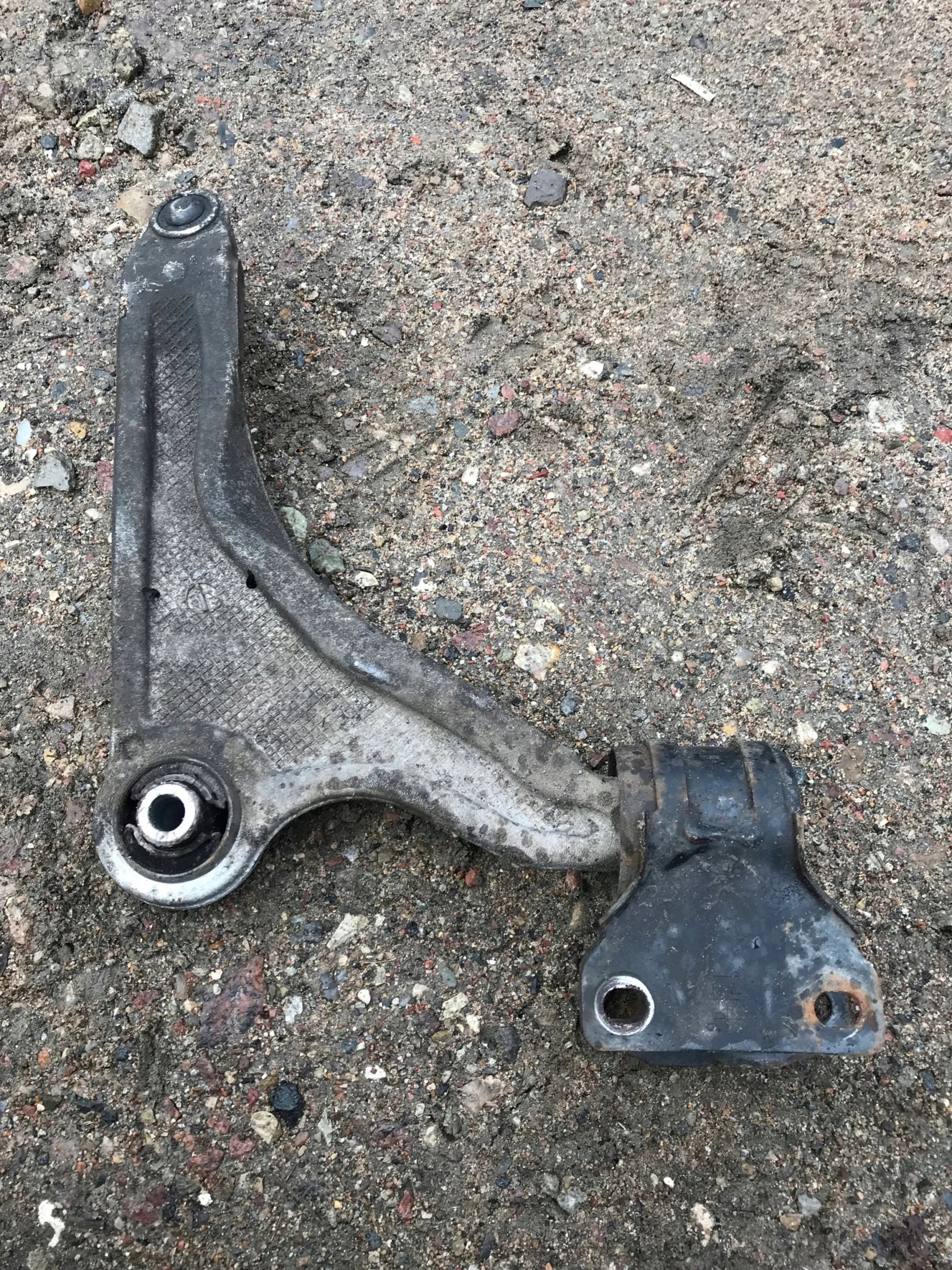 arm left front MONDEO MK5 1.5 EB EUROPA 060378G