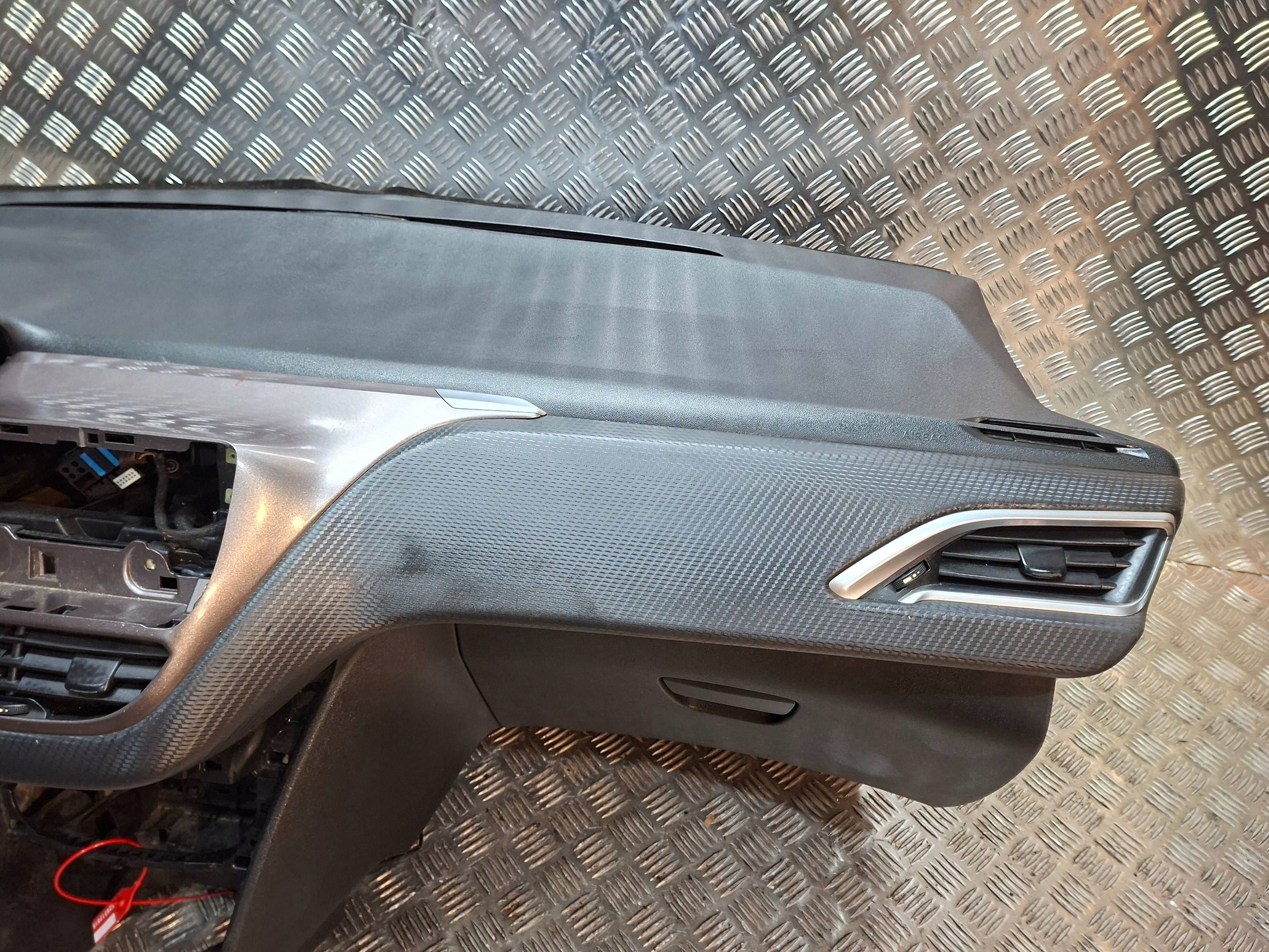 dashboard console 98021008XM PEUGEOT 208 2008 2012