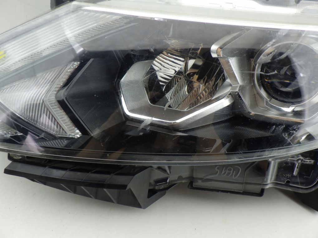 NISSAN QASHQAI 2 II J11 FULL LED light front left