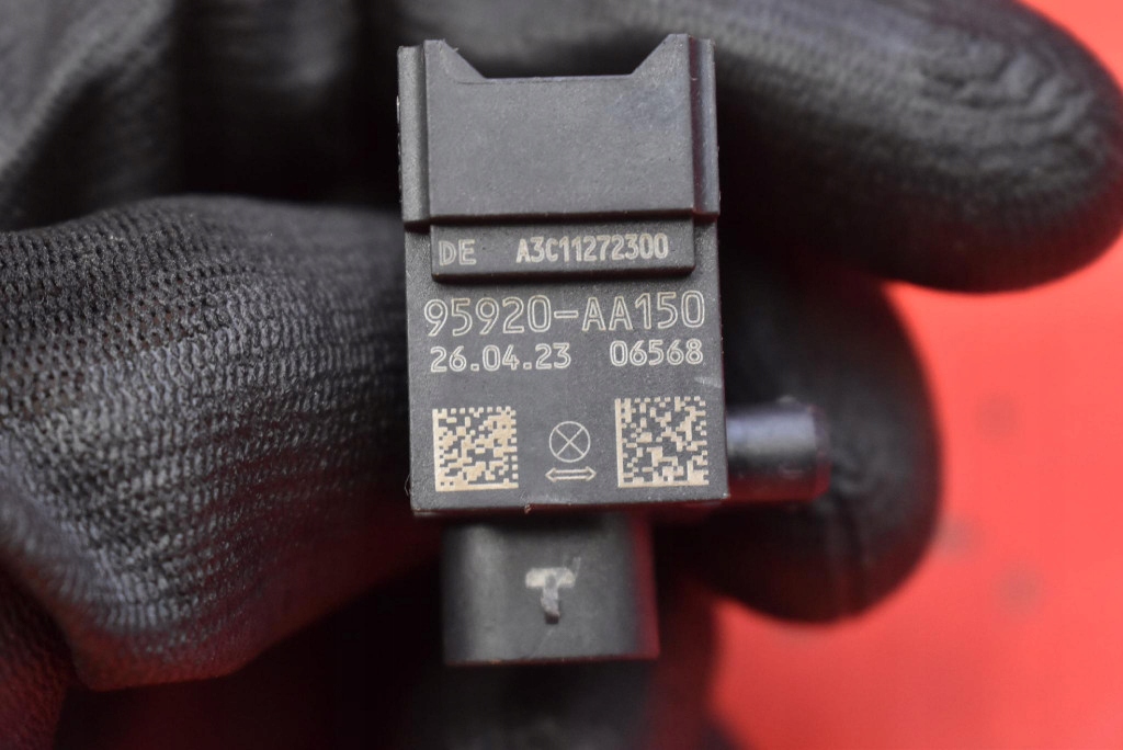 impact sensor right 95920-AA150 KIA SPORTAGE 5 V 21-25