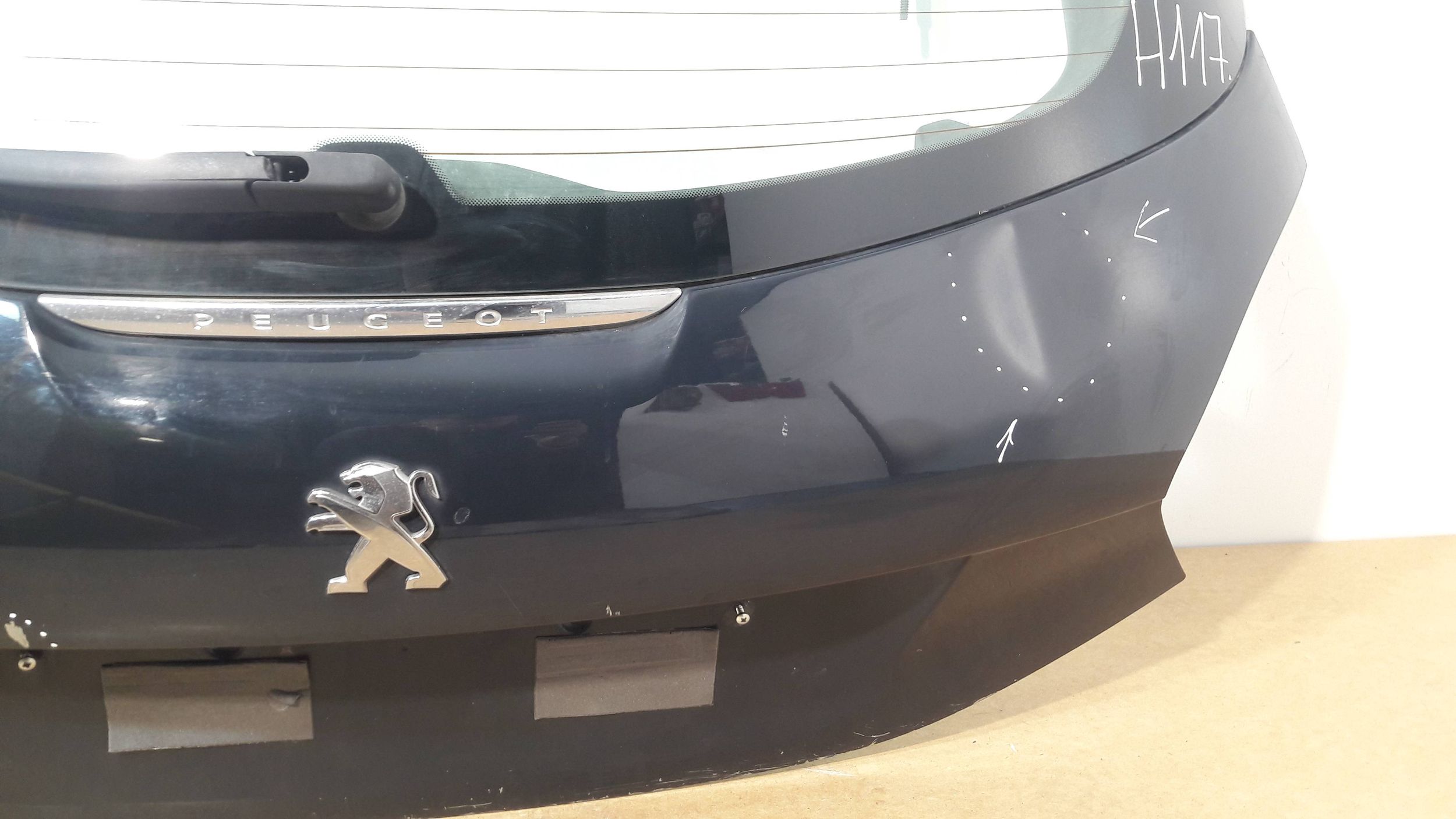 Peugeot 208 rear trunk door boot 2017 (H117)