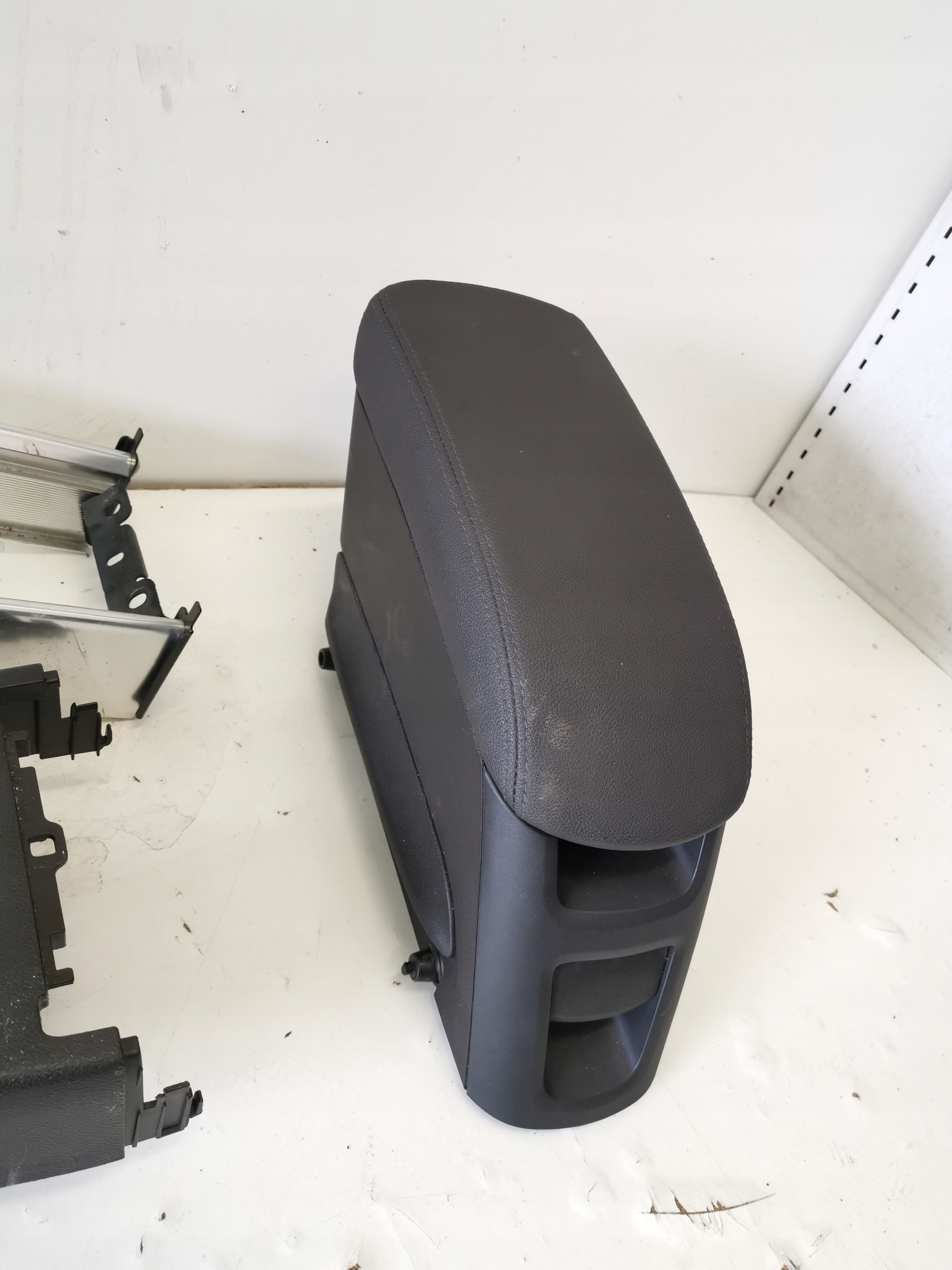 OPEL MERIVA B TUNEL armrest leather